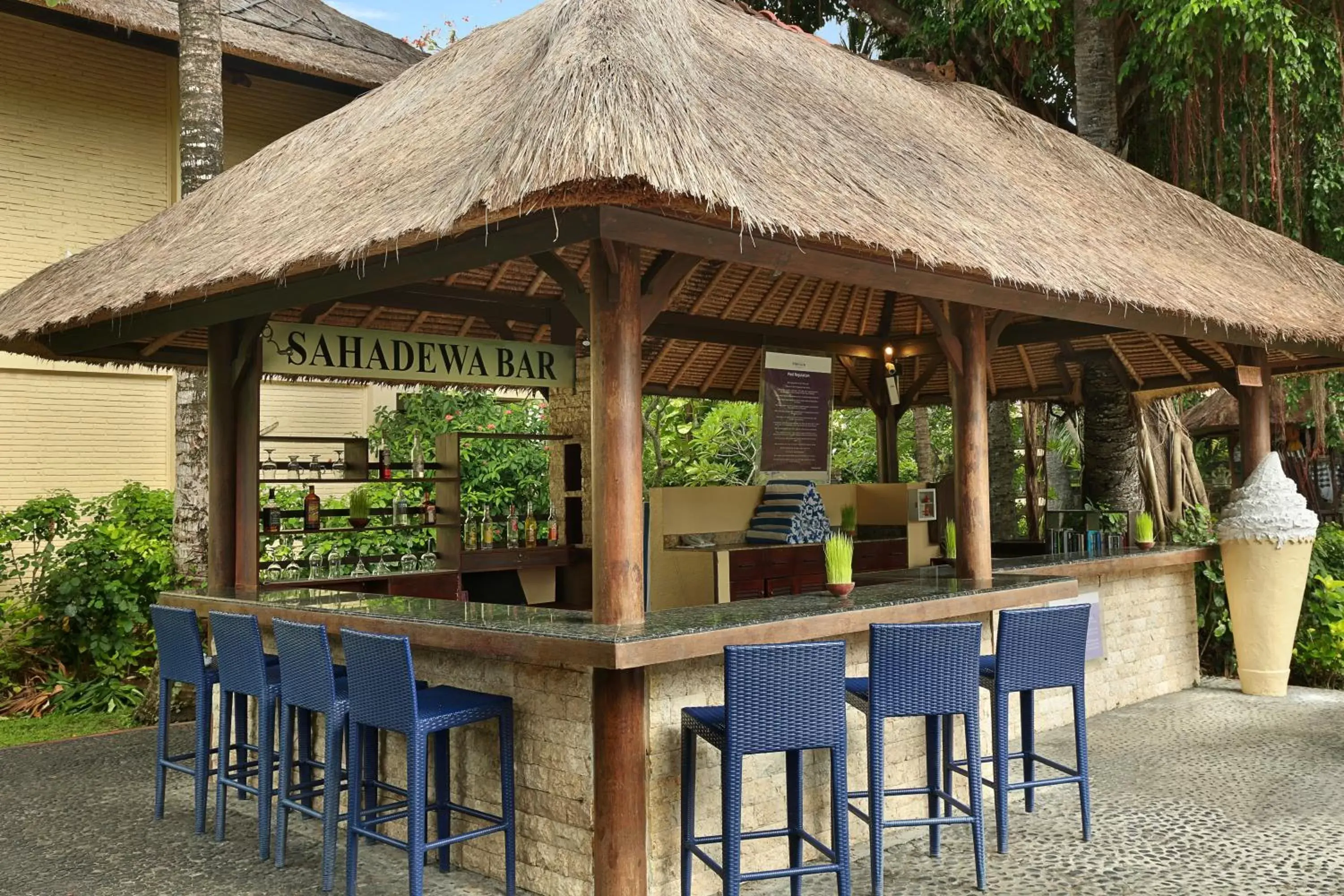 Property building, Lounge/Bar in Mercure Resort Sanur