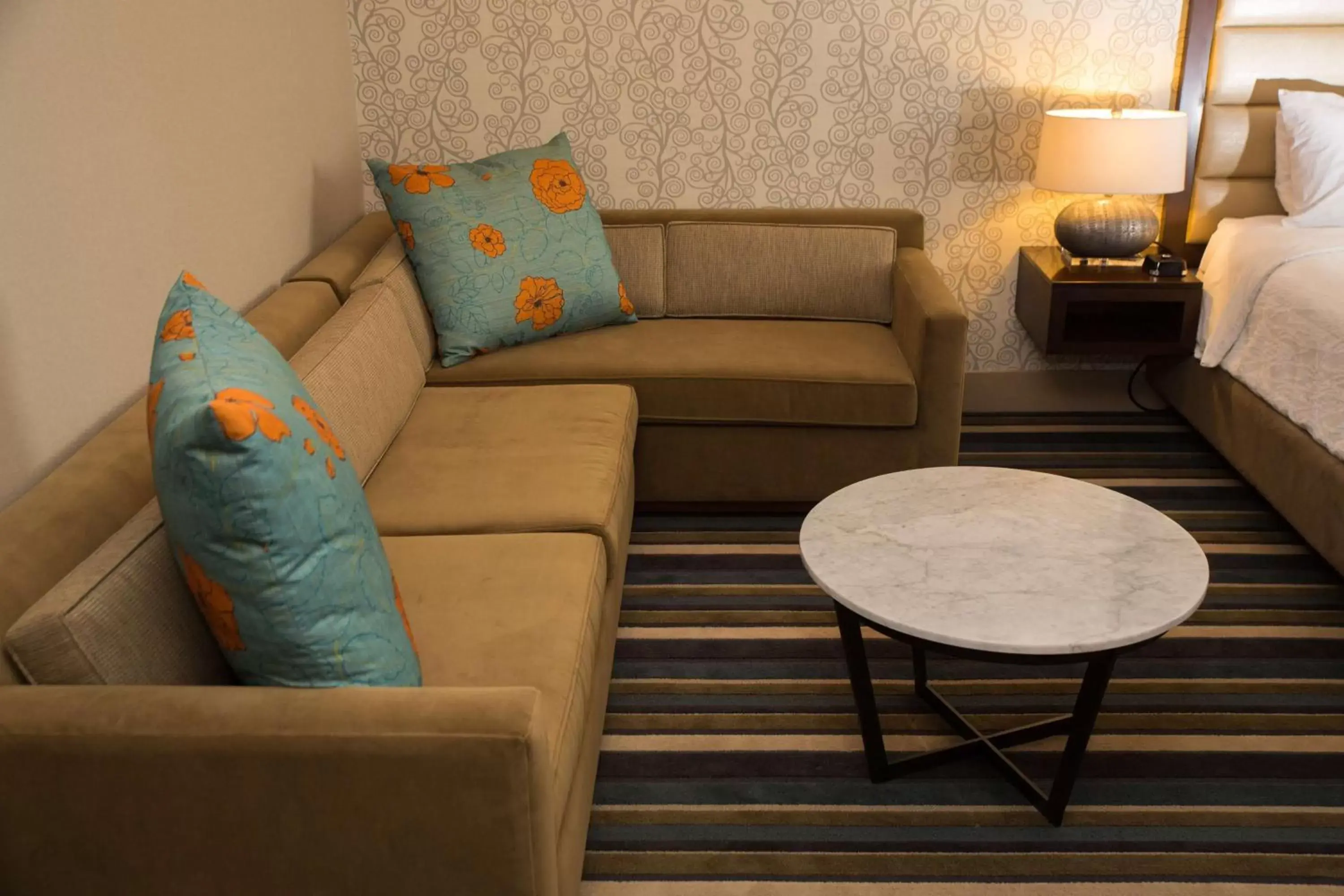 Living room, Seating Area in Hilton Garden Inn Montebello / Los Angeles