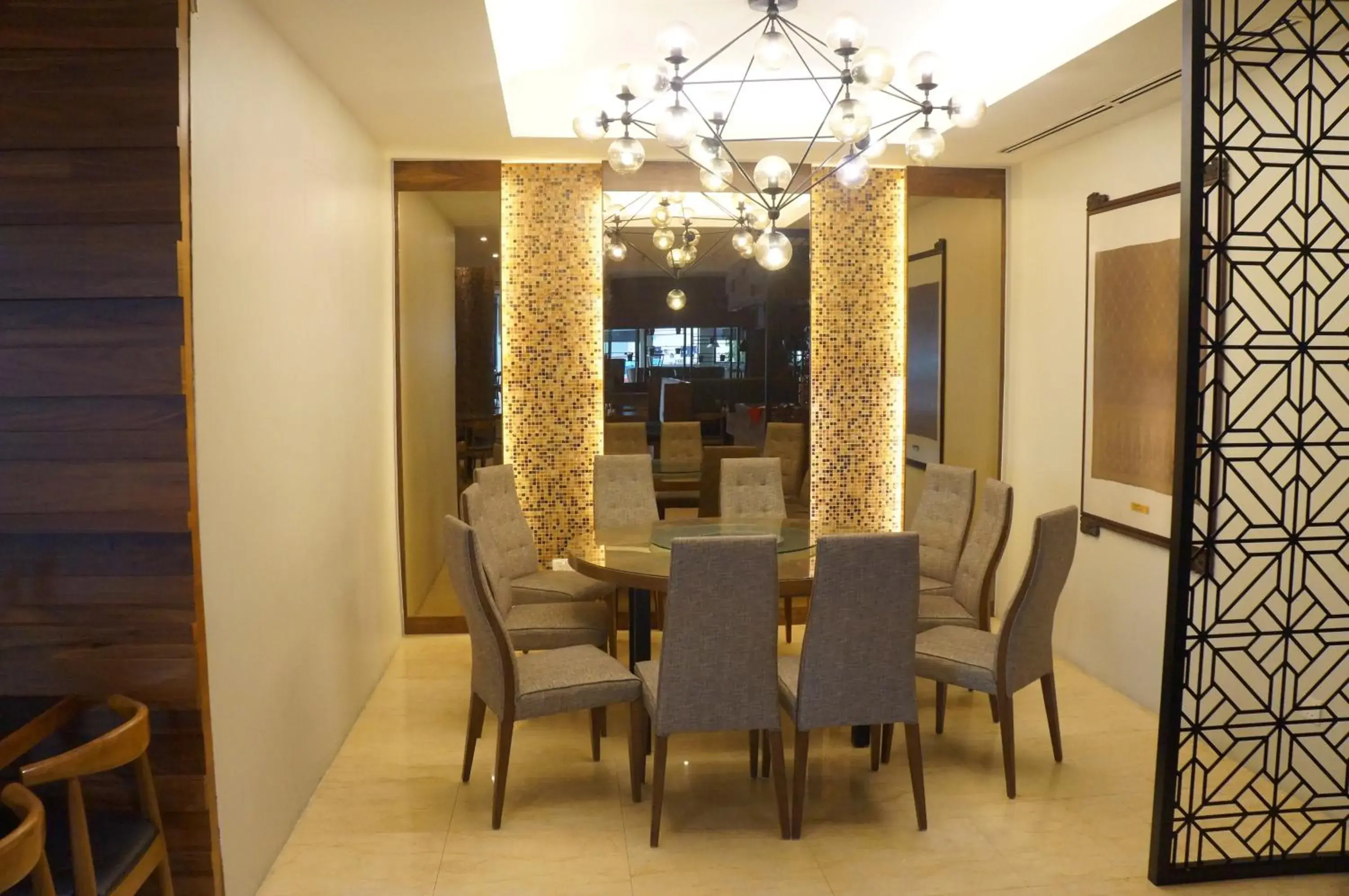 Restaurant/places to eat, Dining Area in Sabah Oriental Hotel