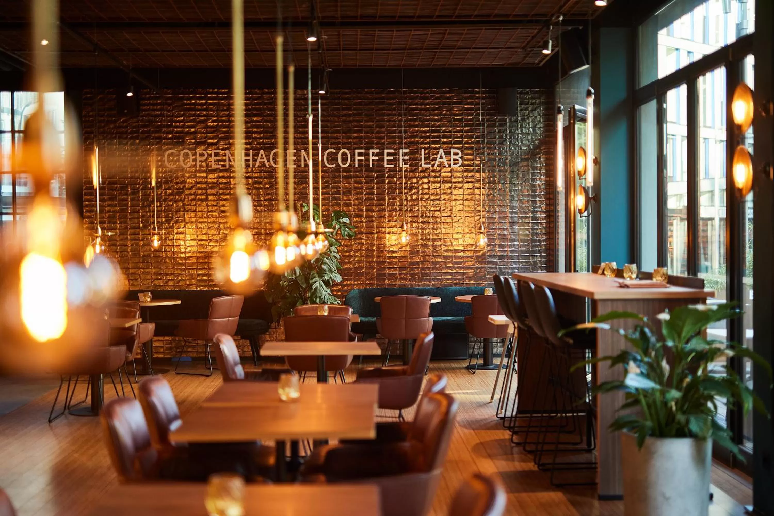 Restaurant/places to eat in hood house