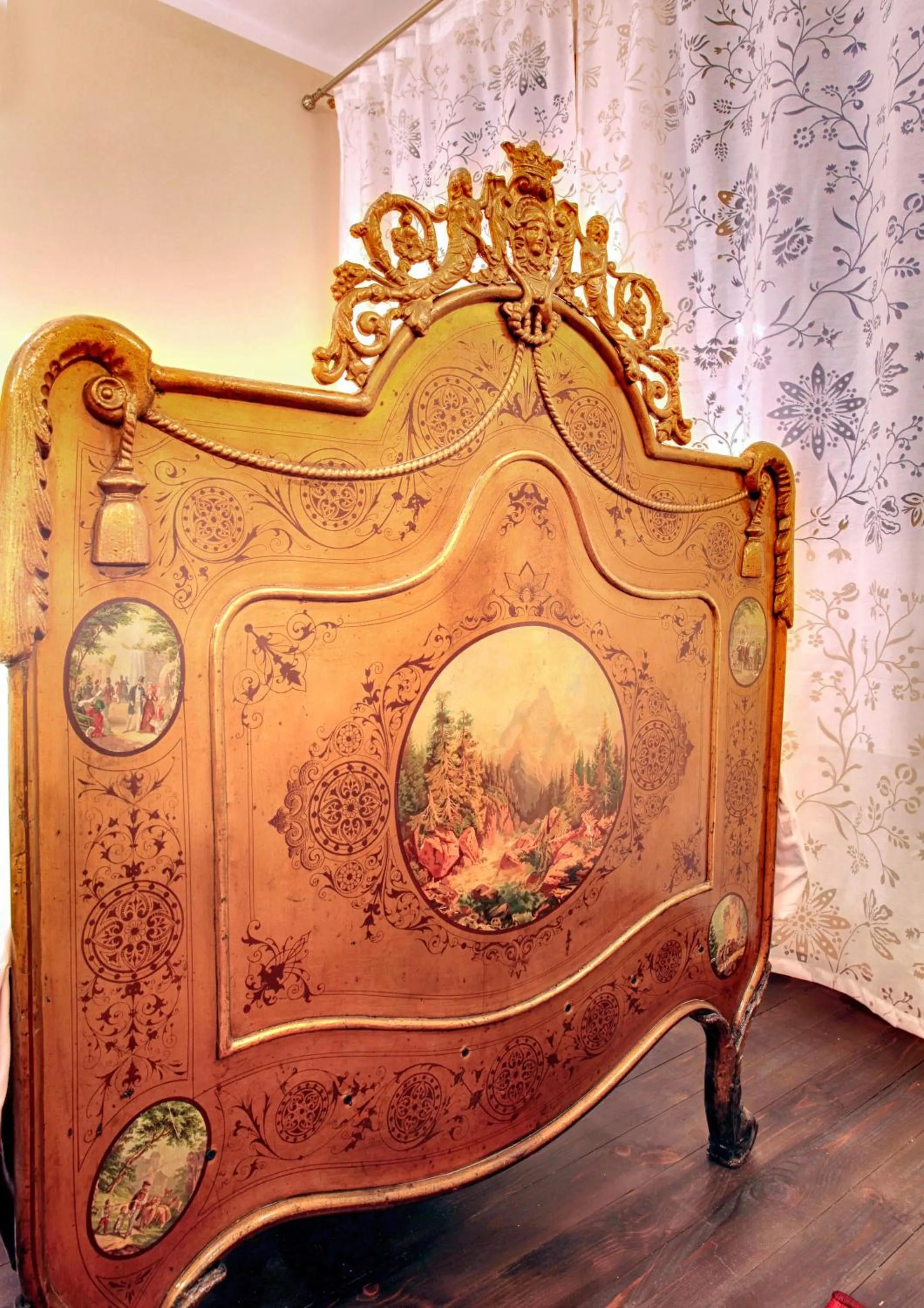 Bed in Hotel Evmolpia