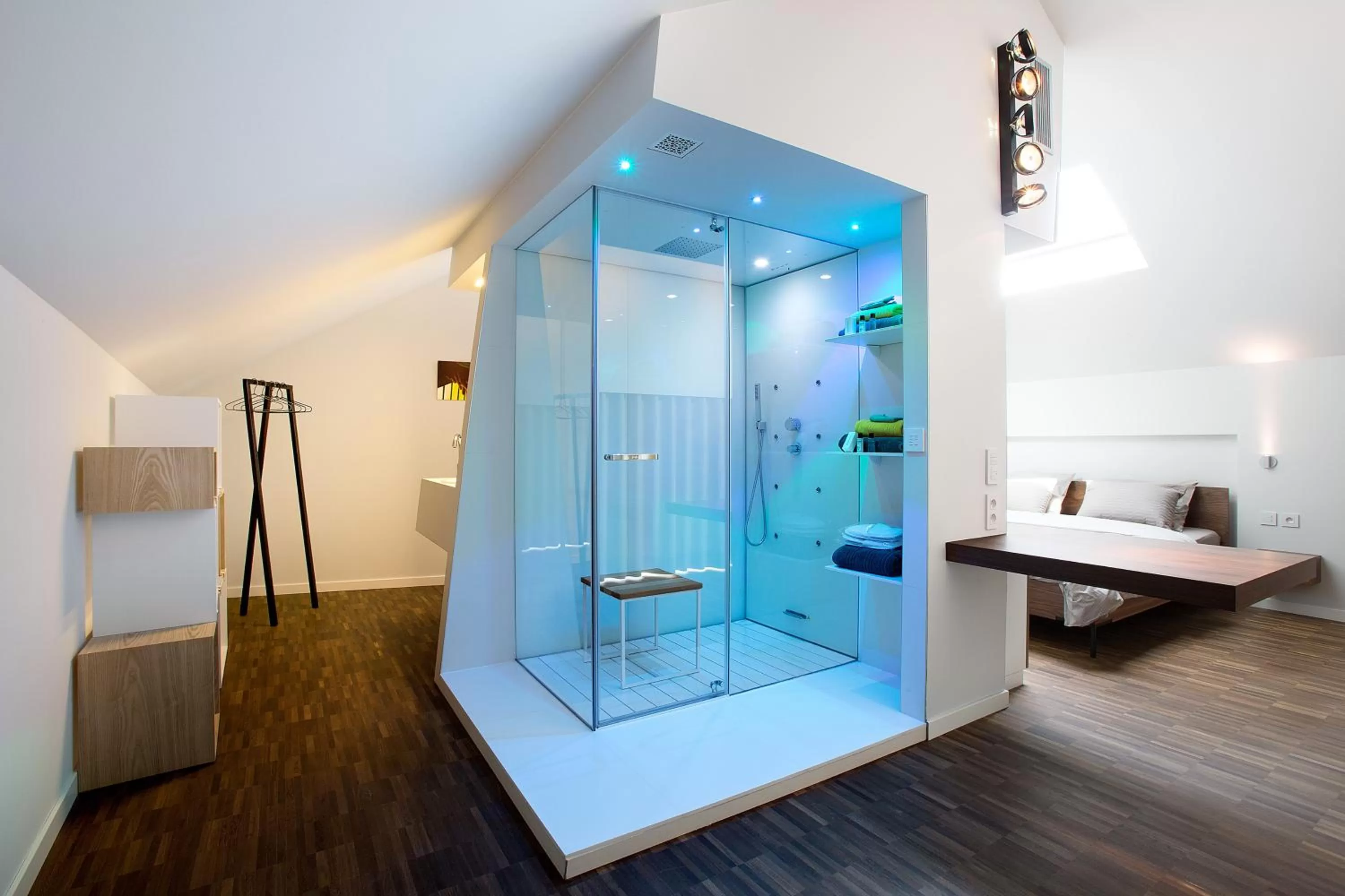 Shower in B&B Snooz Inn