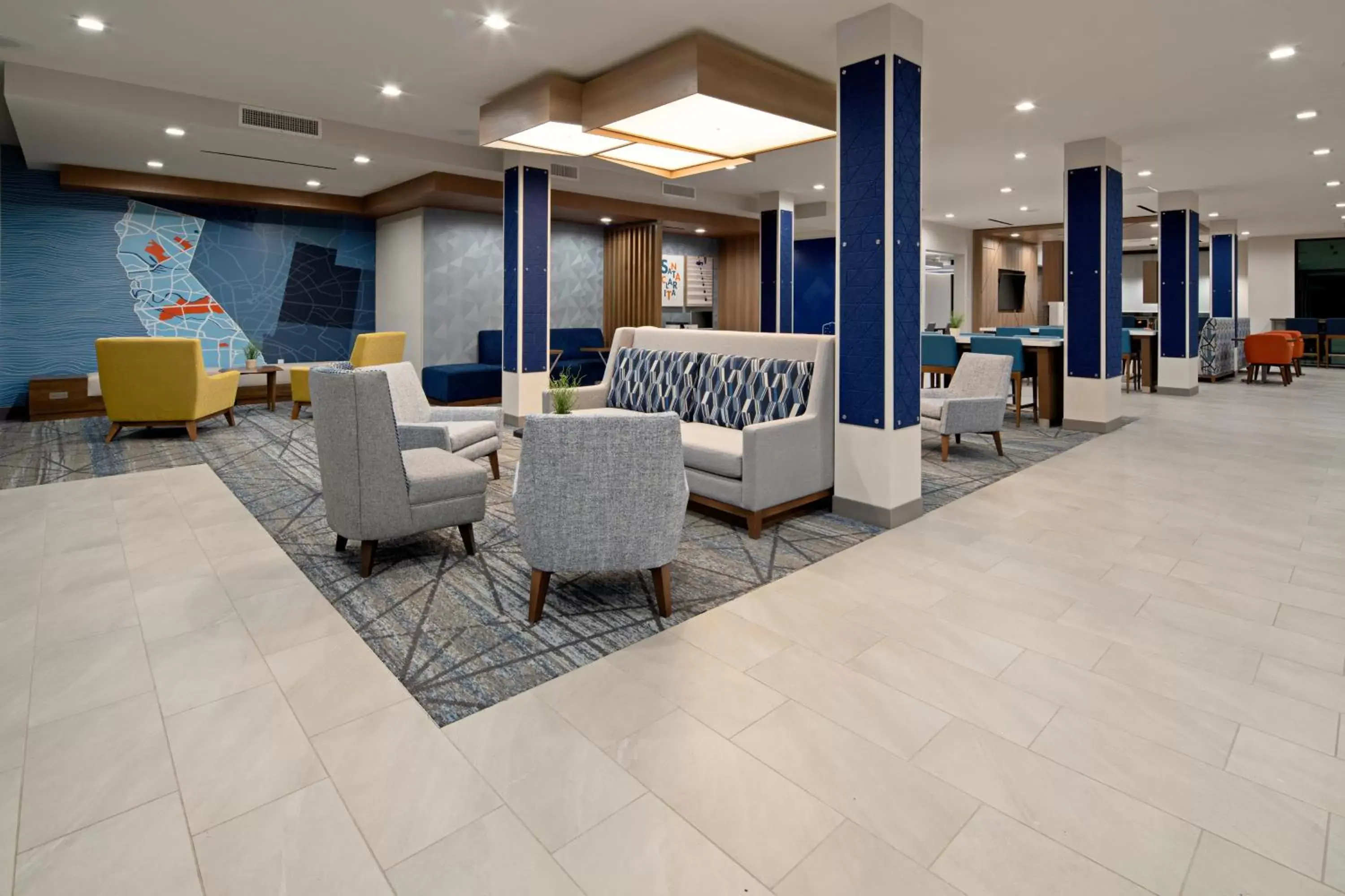 Lobby or reception in Holiday Inn Express & Suites - Valencia - Santa Clarita, an IHG Hotel