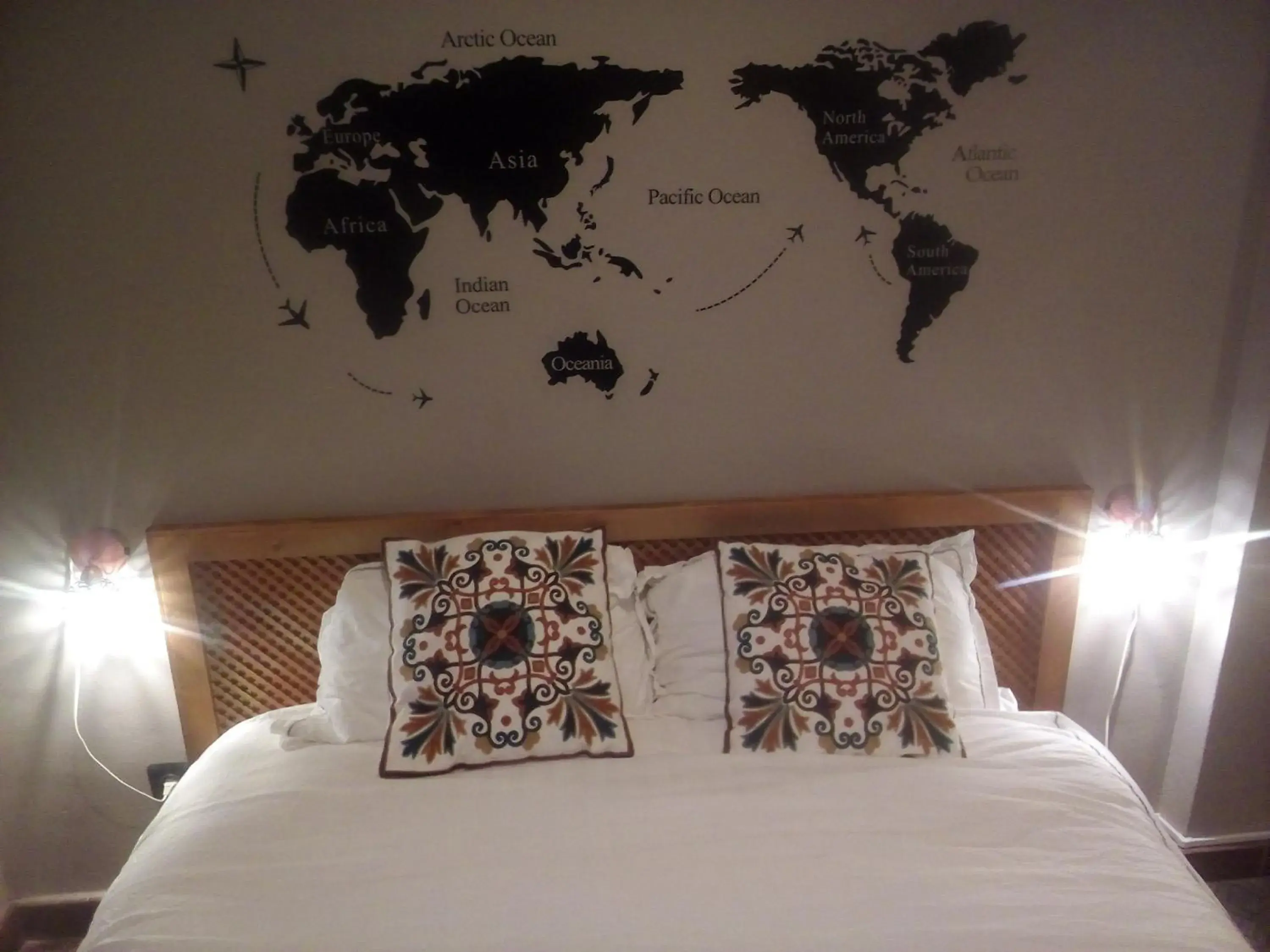 Decorative detail, Bed in Oasis Backpackers' Hostel Granada