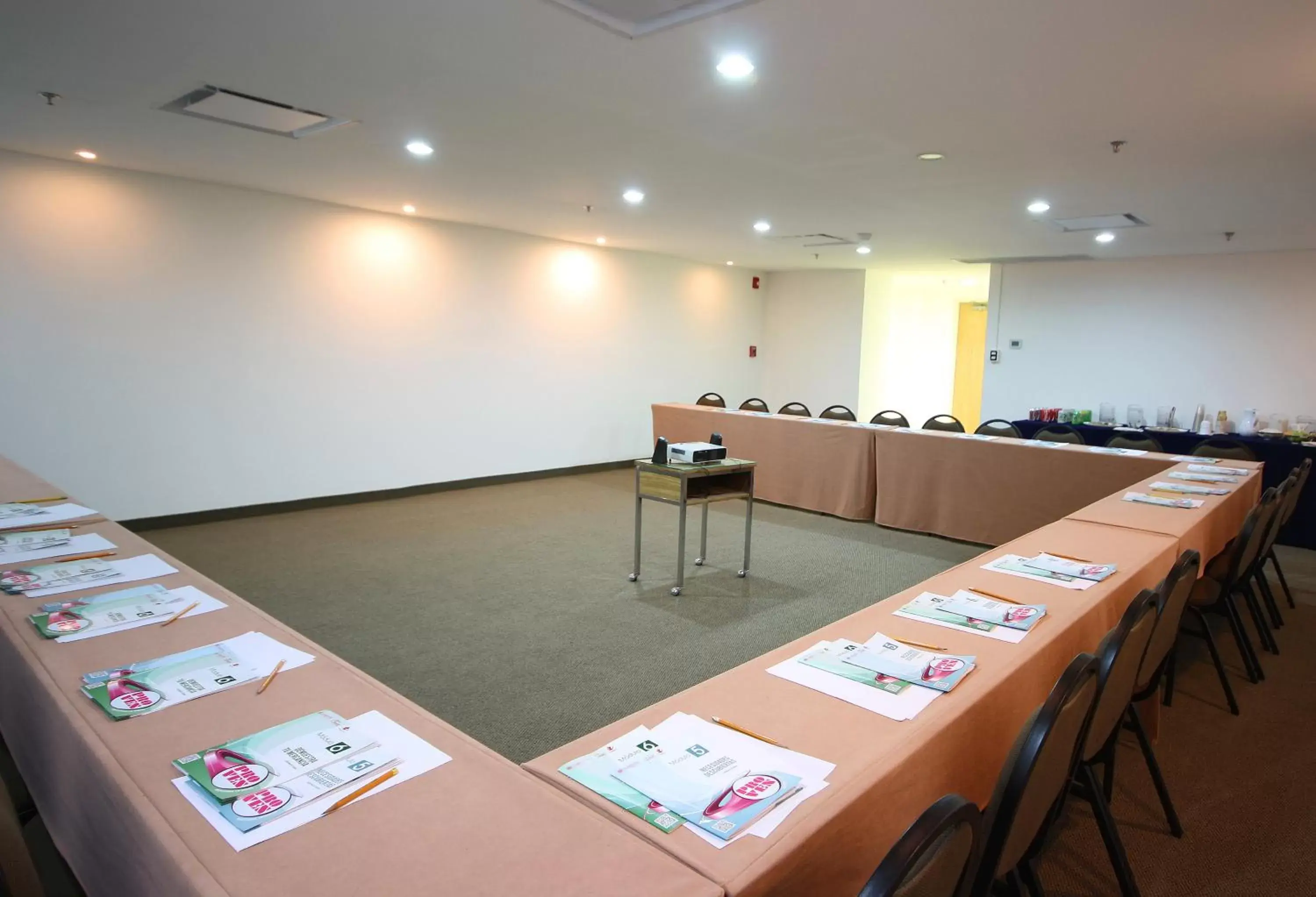 Meeting/conference room, Business Area/Conference Room in One Guadalajara Centro Historico