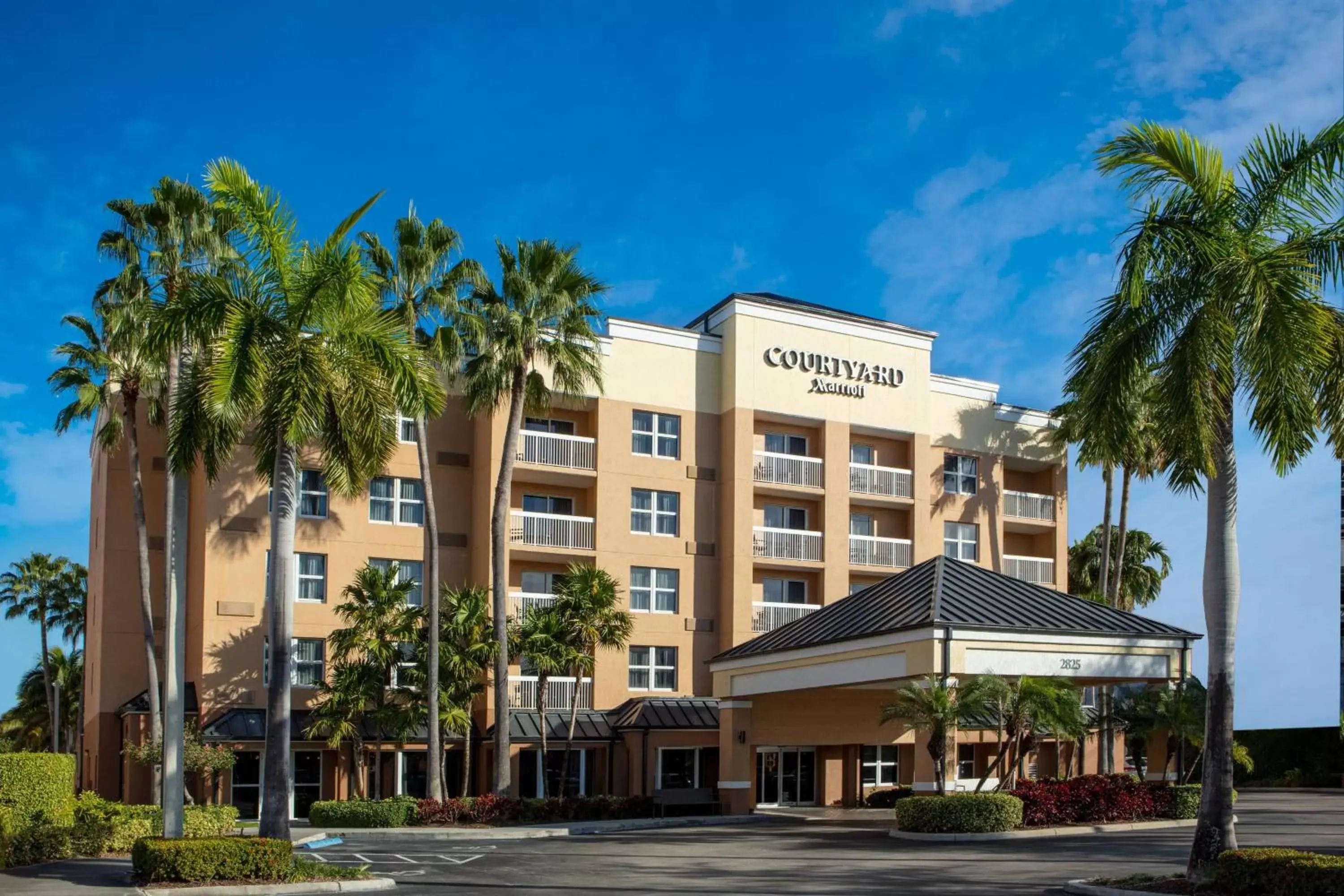Property Building in Courtyard by Marriott Miami Aventura Mall
