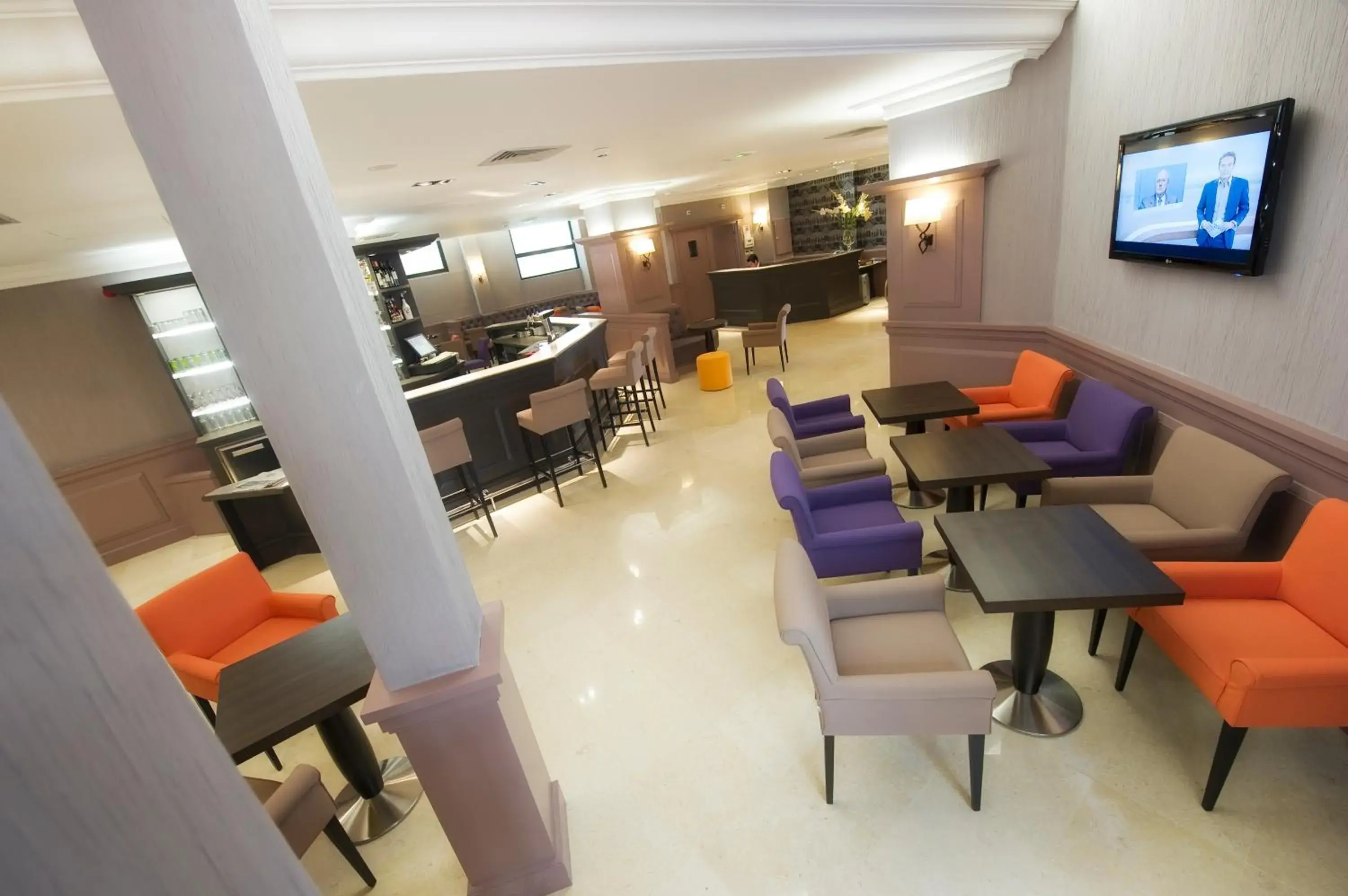 Communal lounge/ TV room, Restaurant/Places to Eat in Inter Hotel Astoria-Vatican