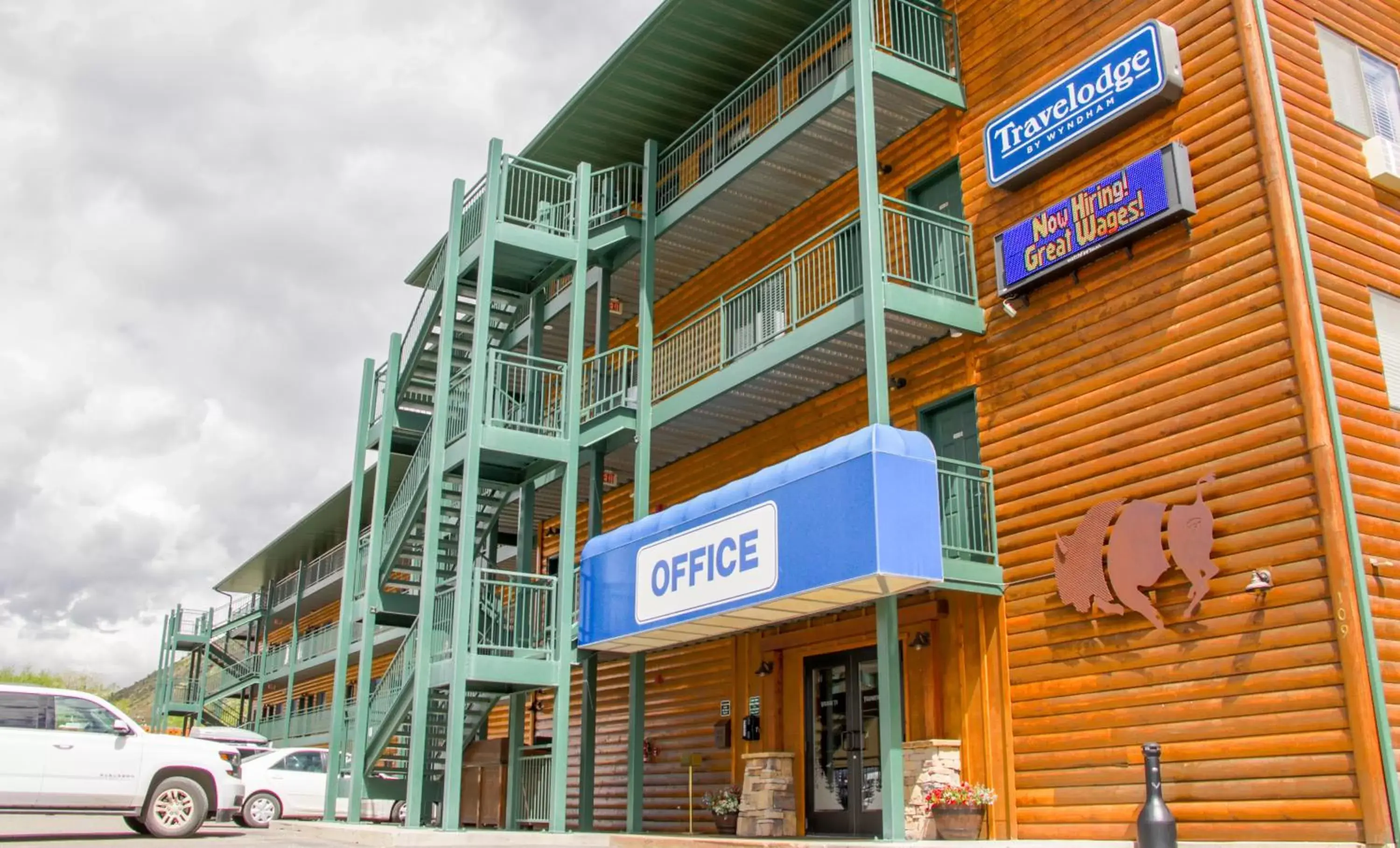 Facade/entrance, Property Building in Travelodge by Wyndham Gardiner Yellowstone Park North Entr