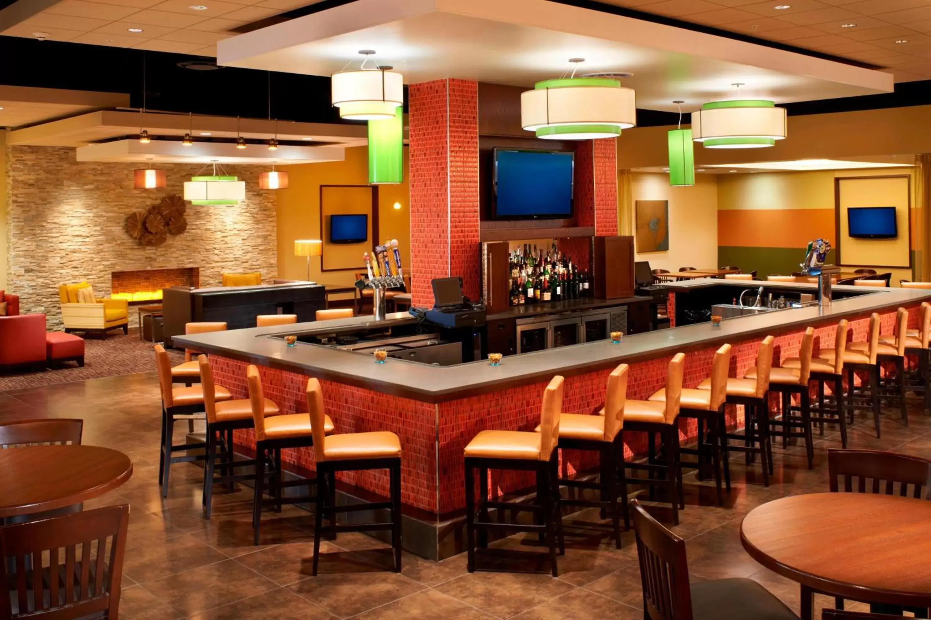 Restaurant/places to eat, Lounge/Bar in Buffalo Marriott Niagara
