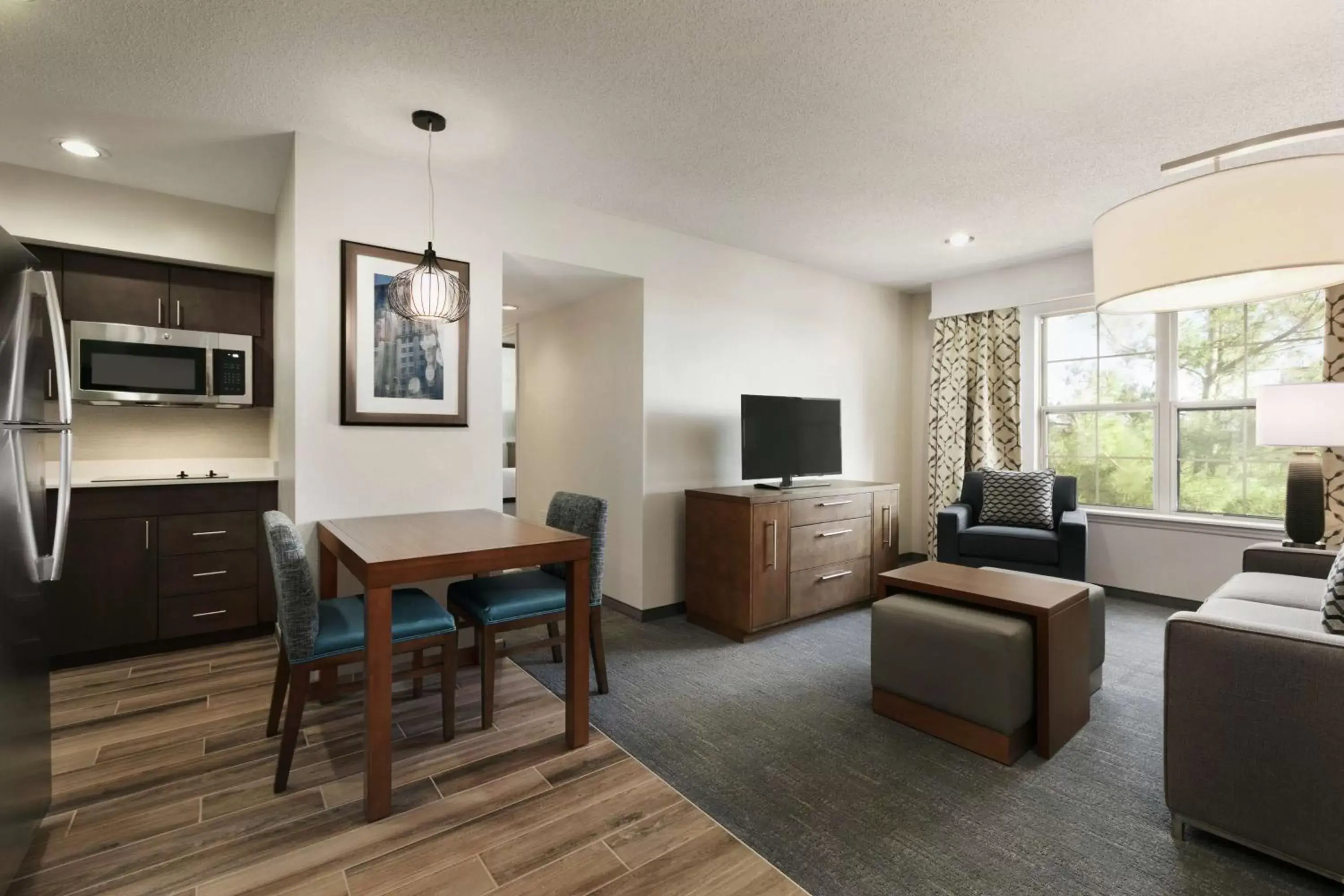 Living room, Seating Area in Homewood Suites by Hilton Kansas City Airport