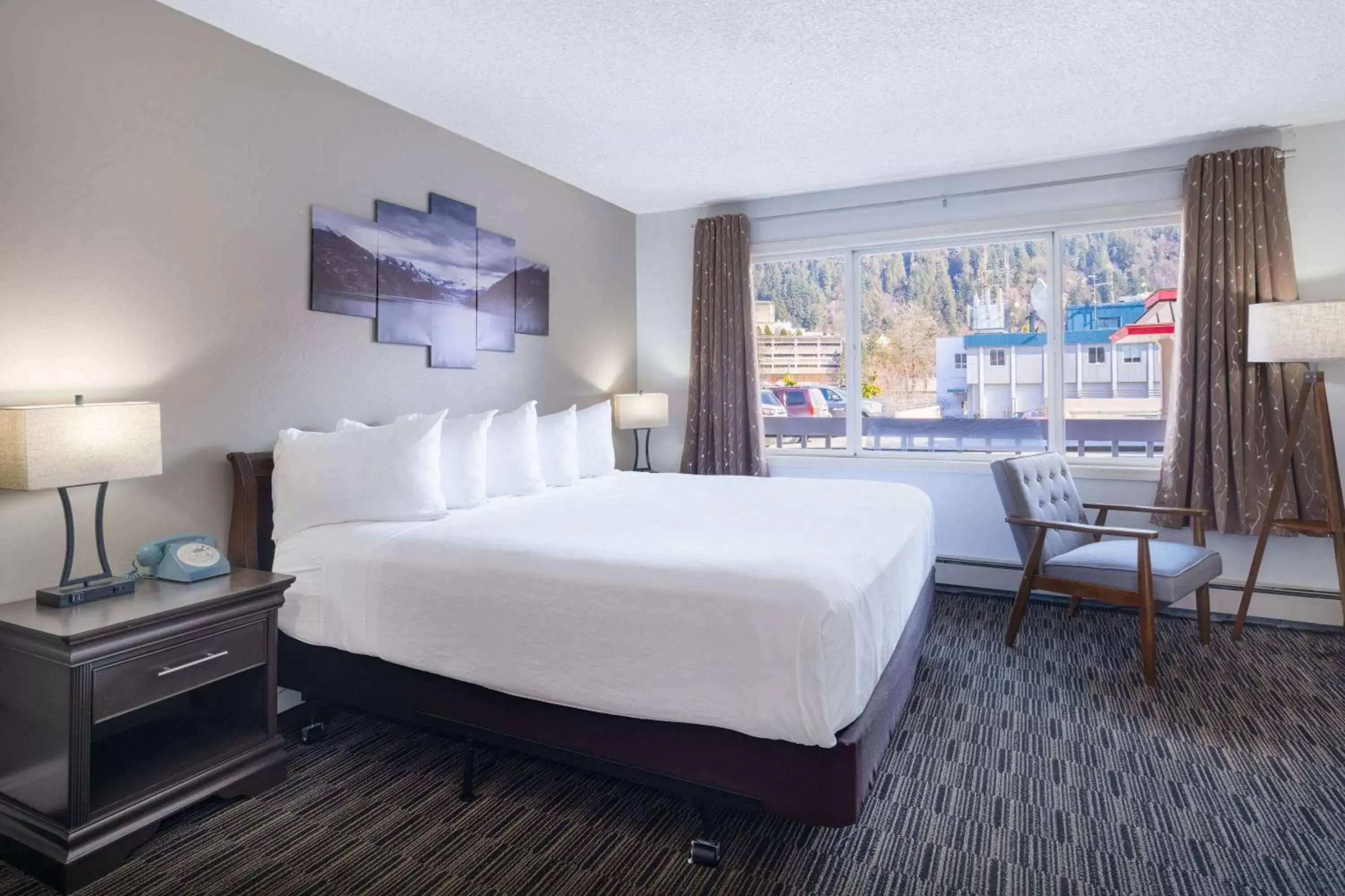 Photo of the whole room, Bed in Ramada by Wyndham Juneau