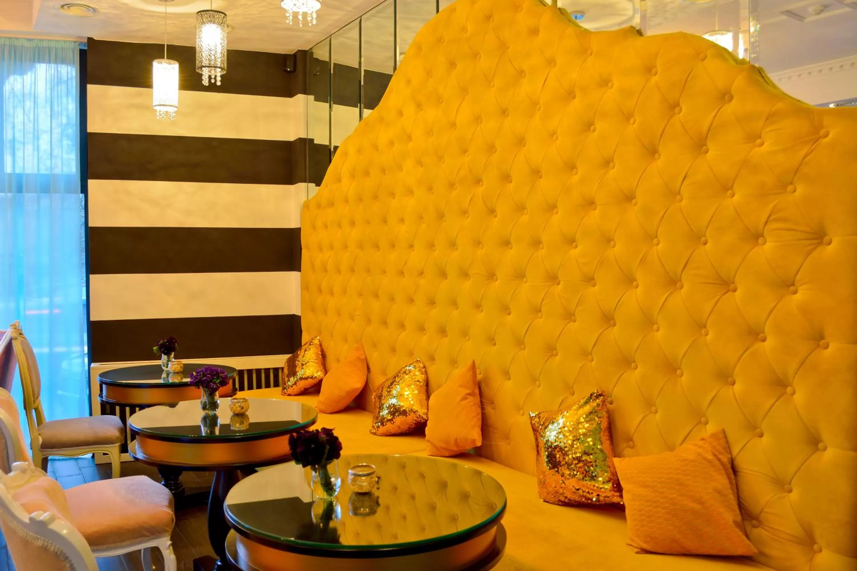 Lounge or bar in River Side Hotel Tbilisi