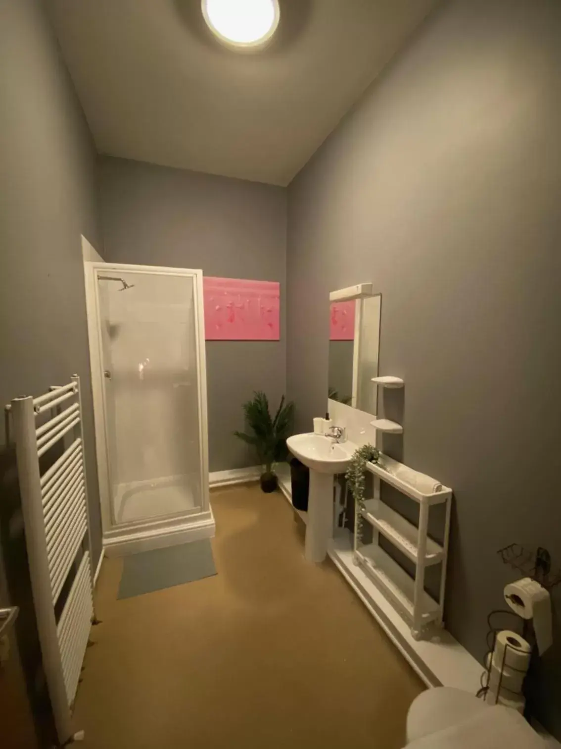 Bathroom in Bay view rooms at Mentone Hotel