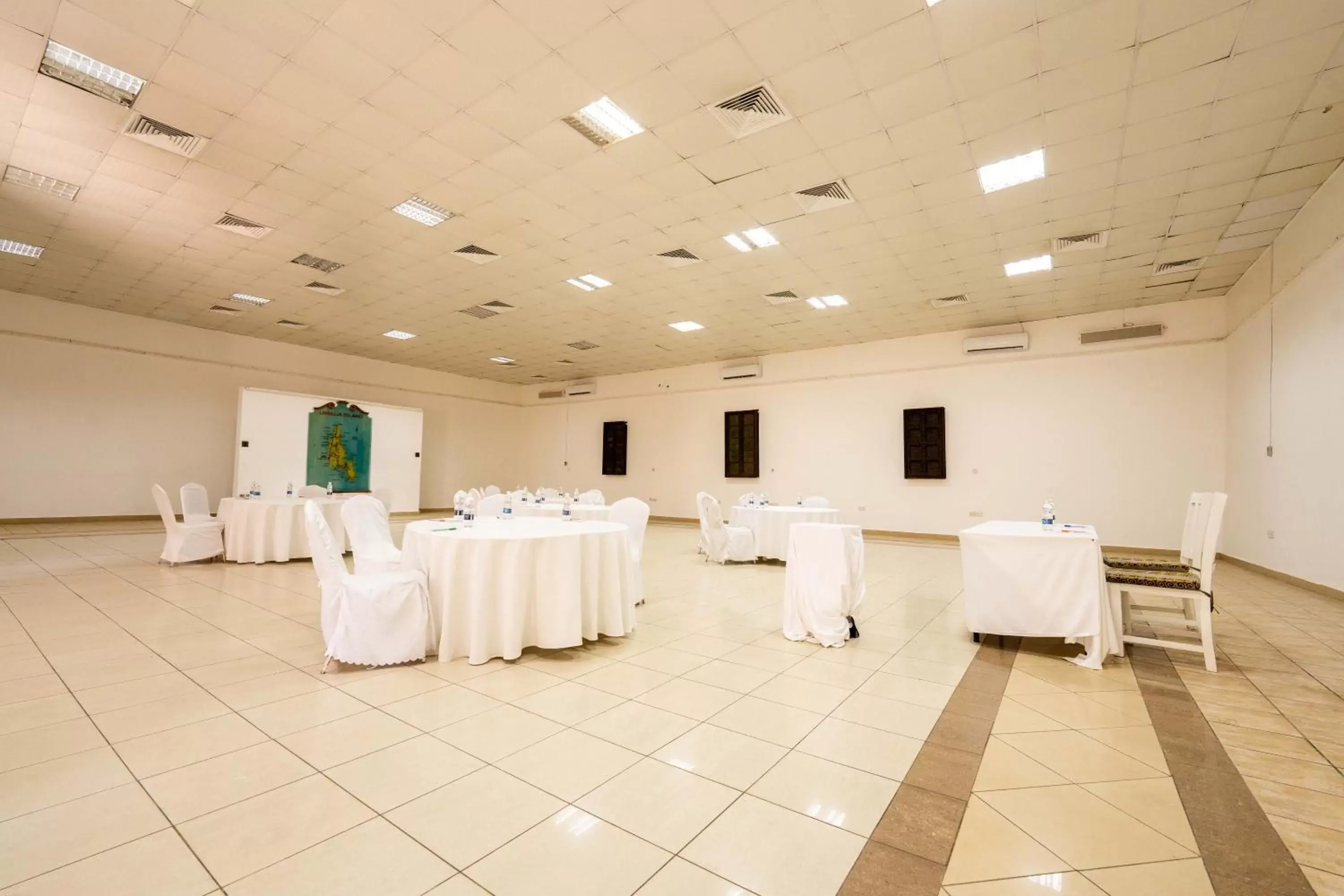 Meeting/conference room, Banquet Facilities in Golden Tulip Stone Town Boutique