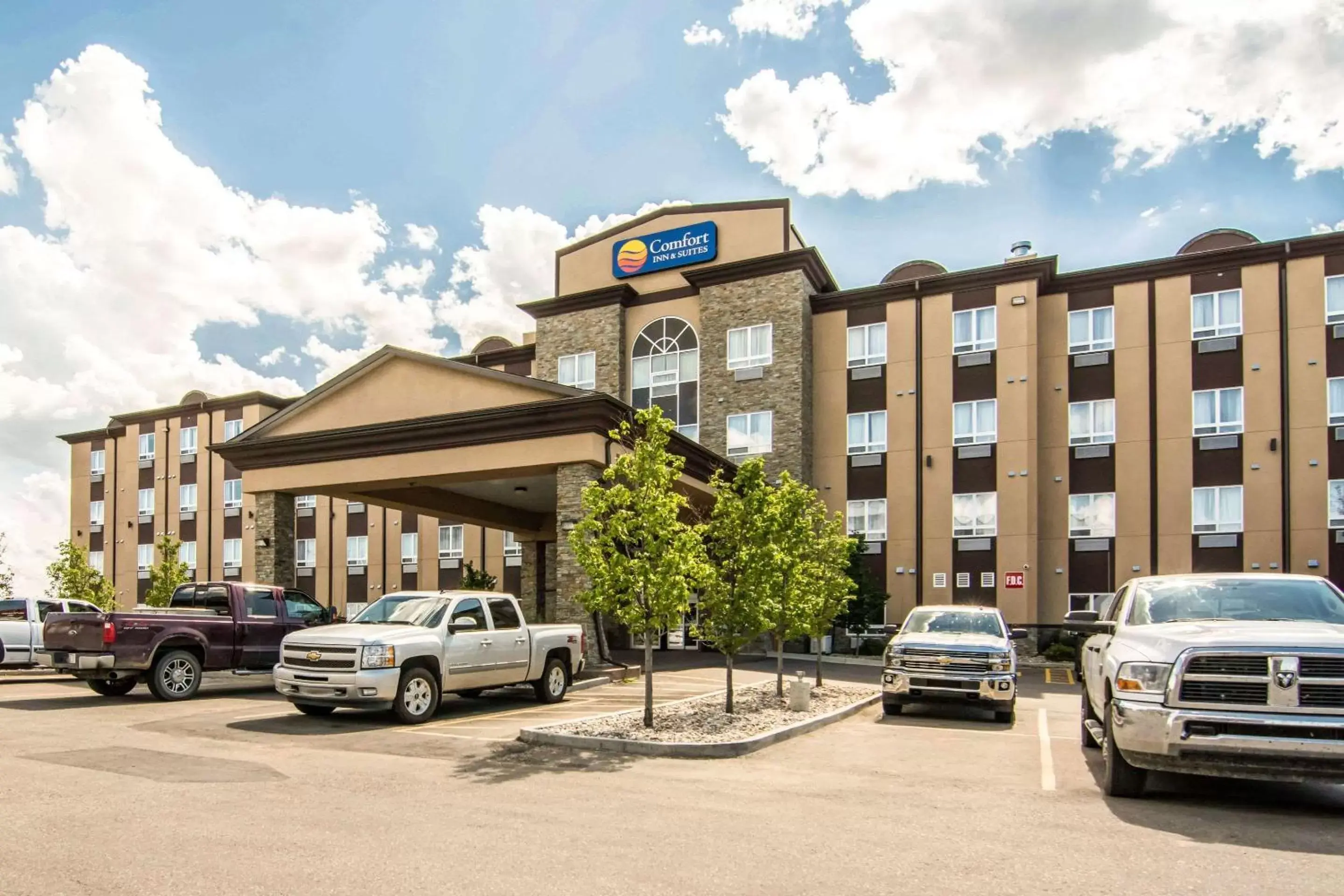 Property Building in Comfort Inn & Suites Fort Saskatchewan