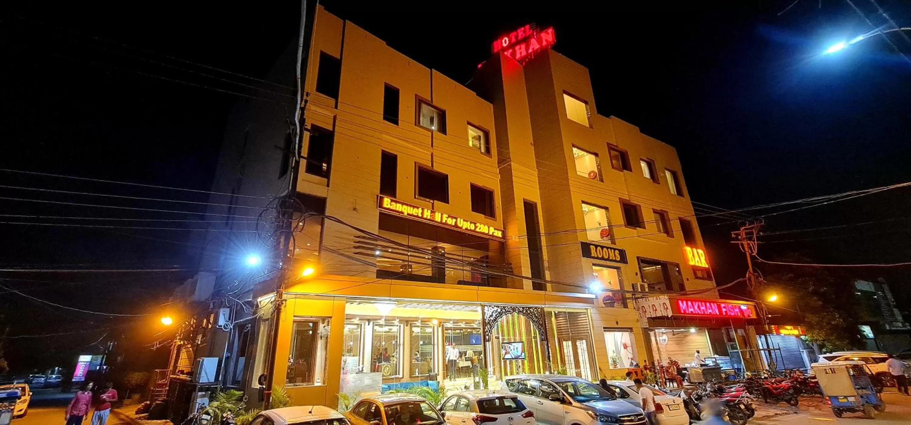 Property building in Hotel Makhan Residency