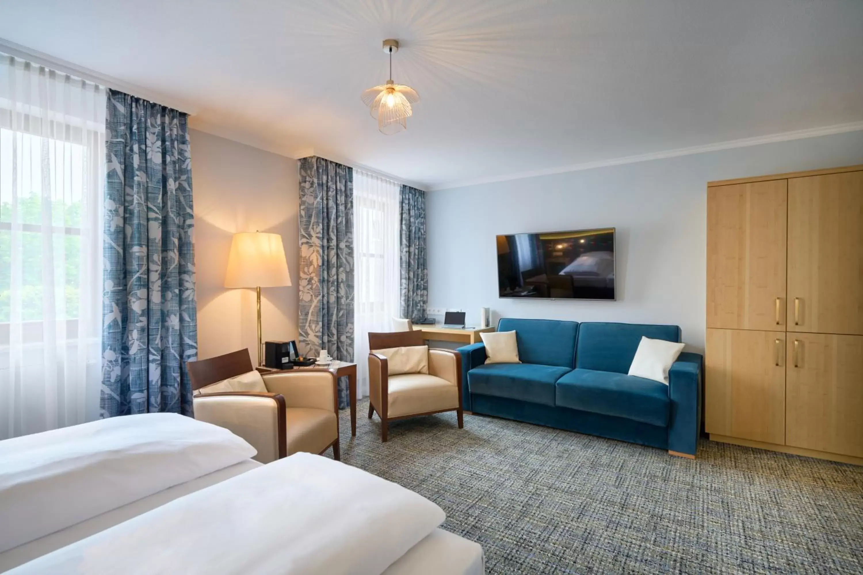 Photo of the whole room, Bed in Hotel Lechnerhof Unterföhring Photo of the whole room, Bed in Hotel Lechnerhof Unterföhring