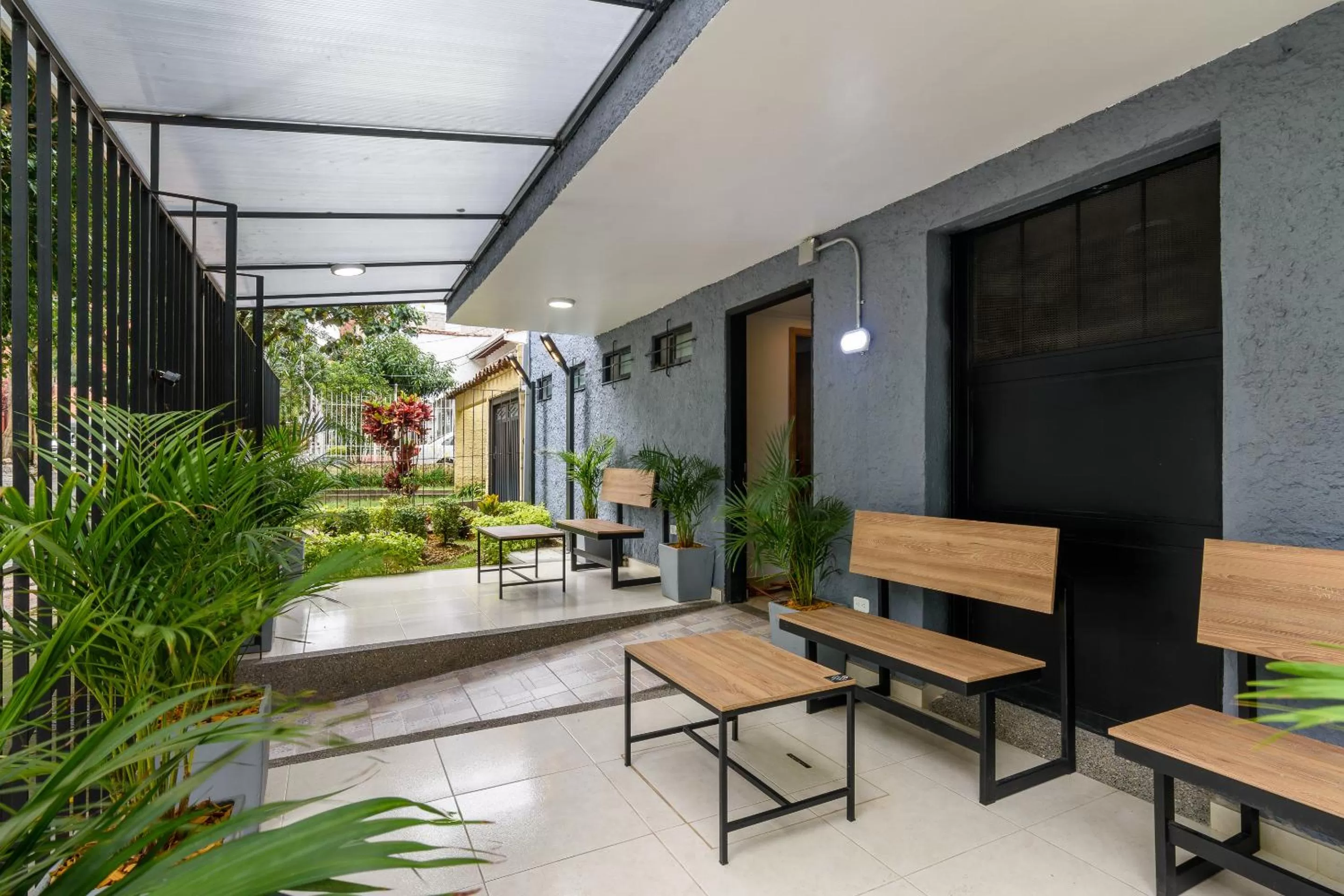 Restaurant/places to eat in Med la palma