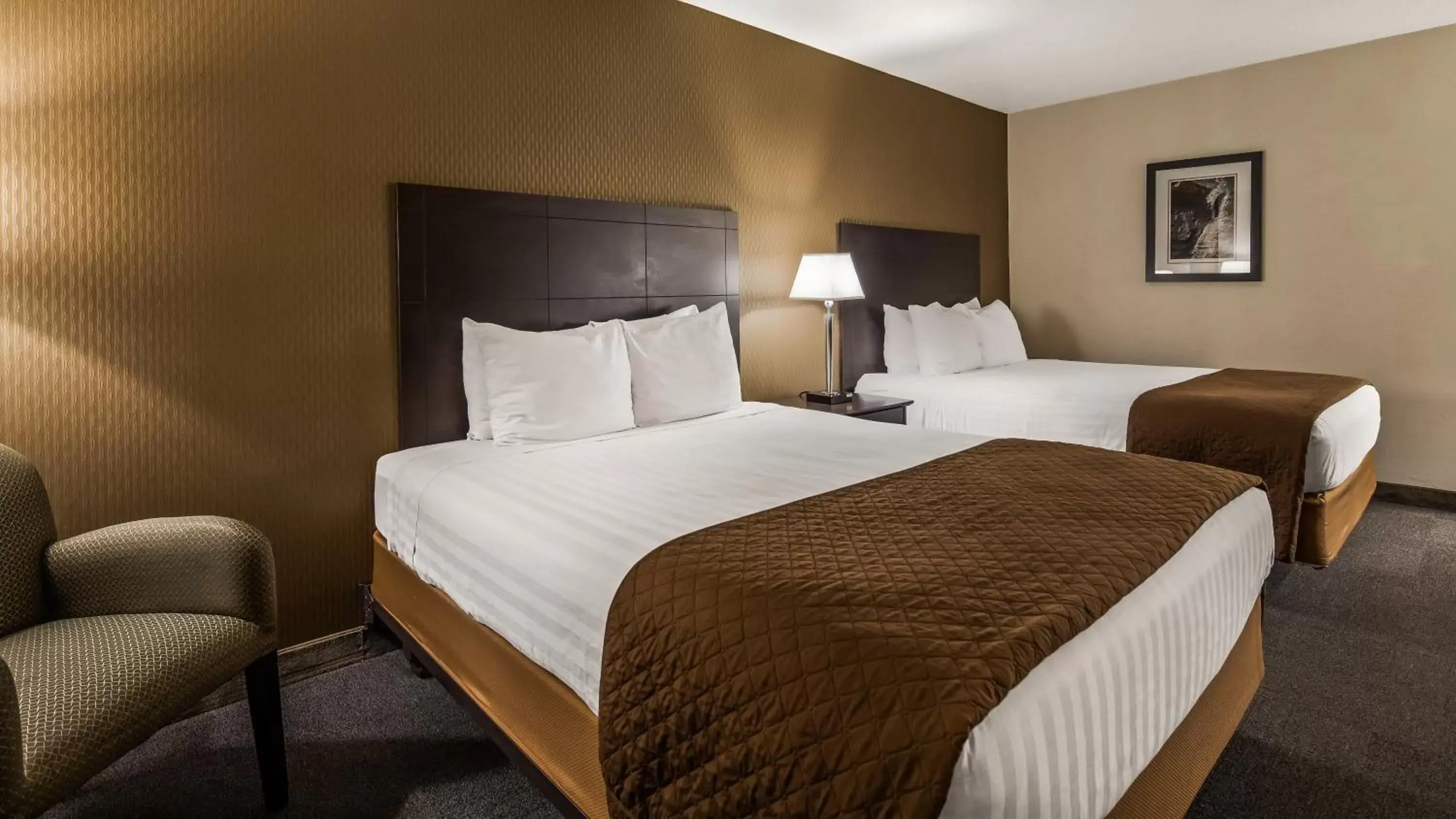 Bedroom, Bed in Best Western Yuba City Inn