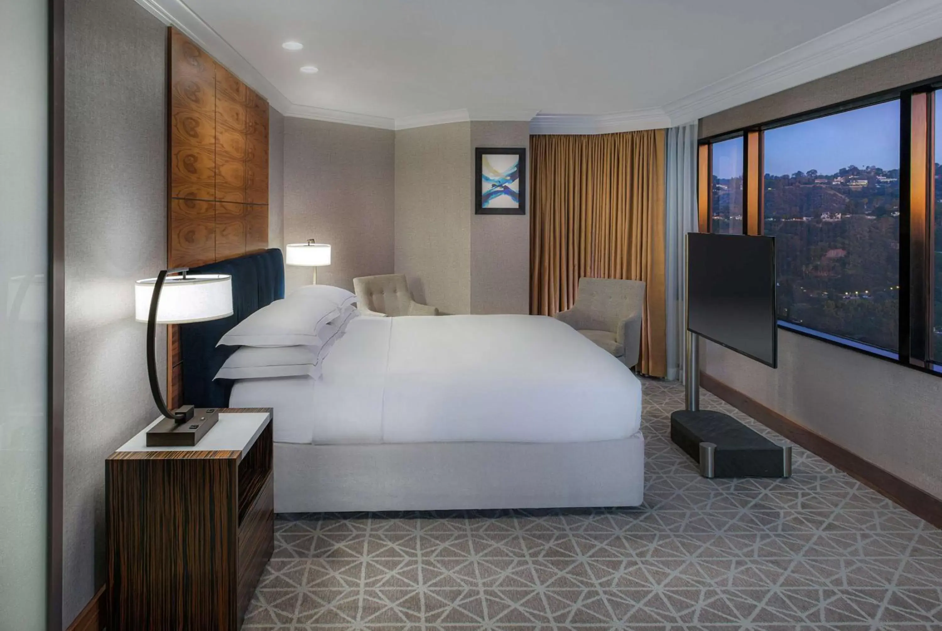 Bedroom, Bed in Hilton Los Angeles-Universal City
