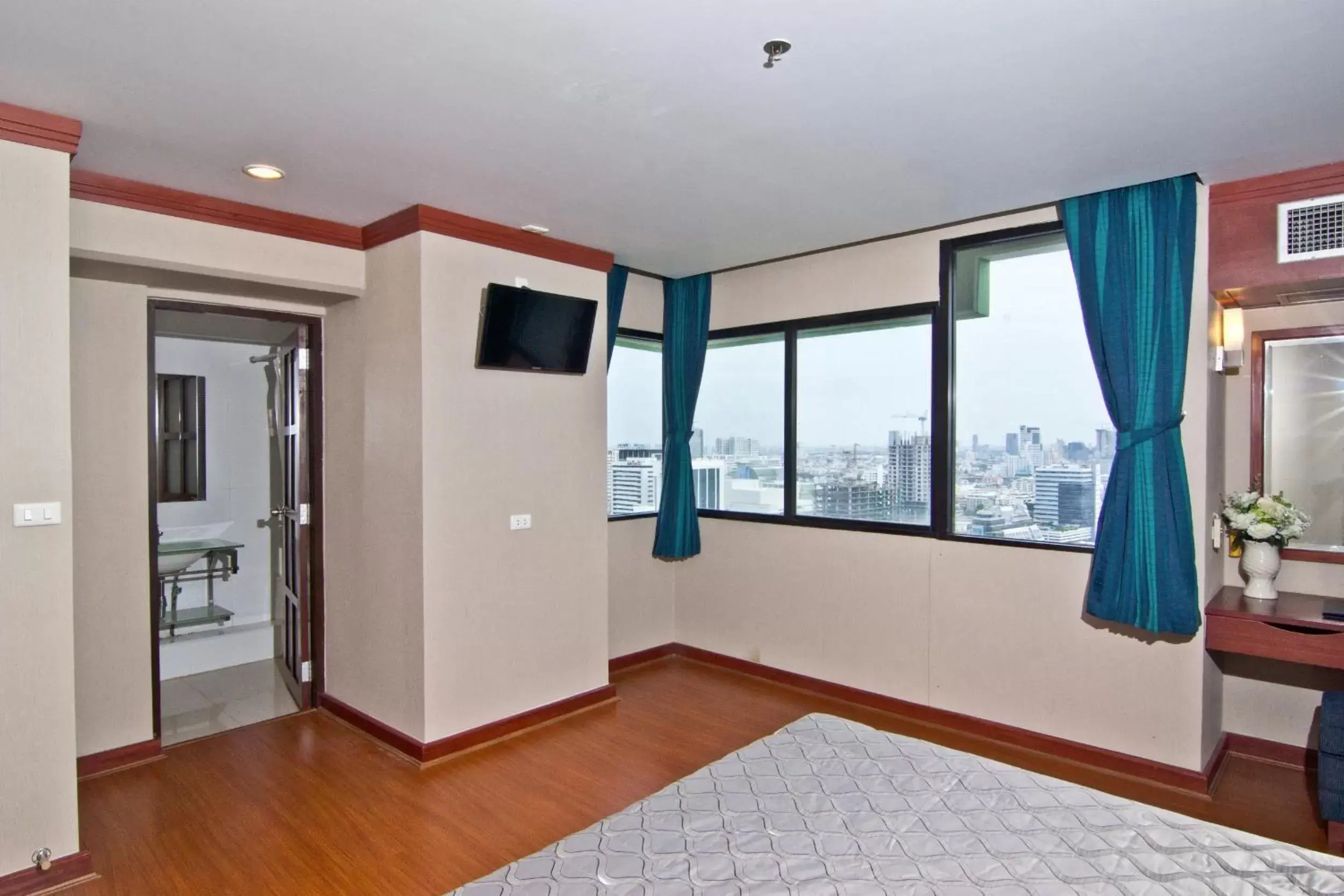 Bedroom in Baiyoke Suite Hotel