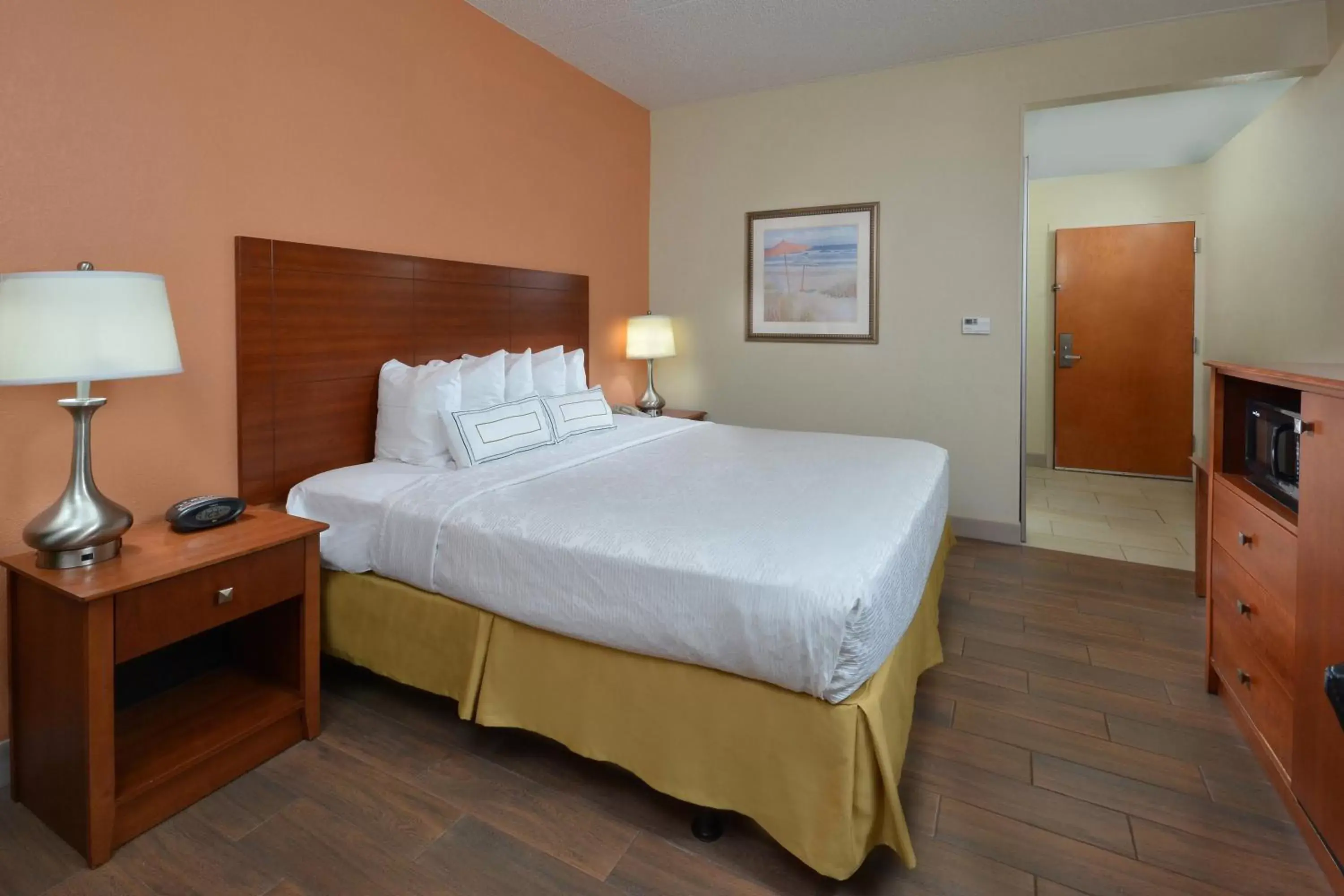 Bed in Best Western Plus Wilmington / Wrightsville Beach