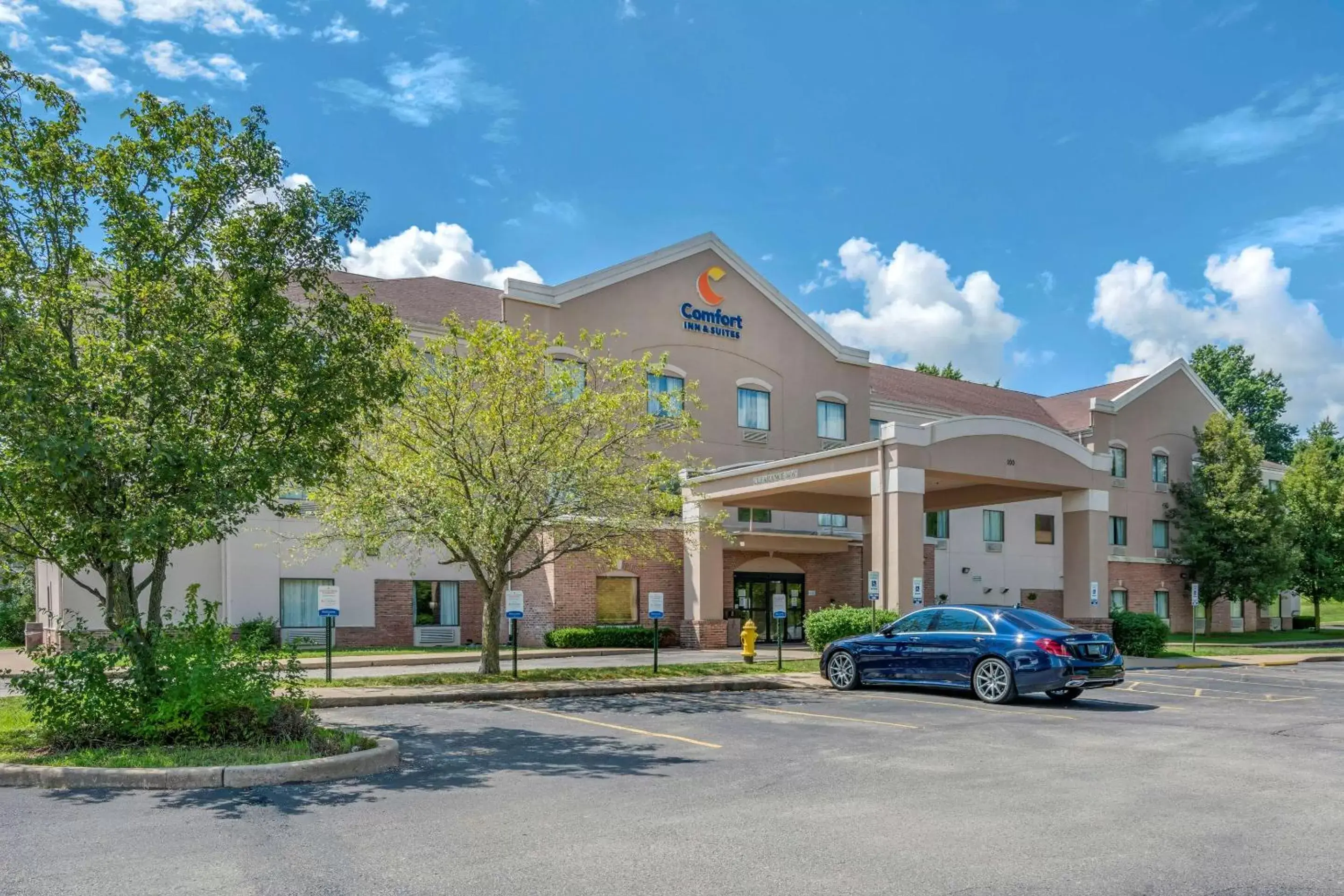 Property Building in Comfort Inn & Suites St Louis-O'Fallon