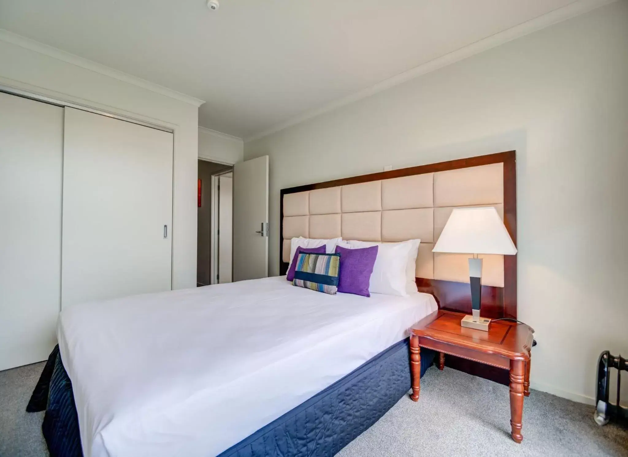 Bedroom, Bed in Silver Fern Lodge