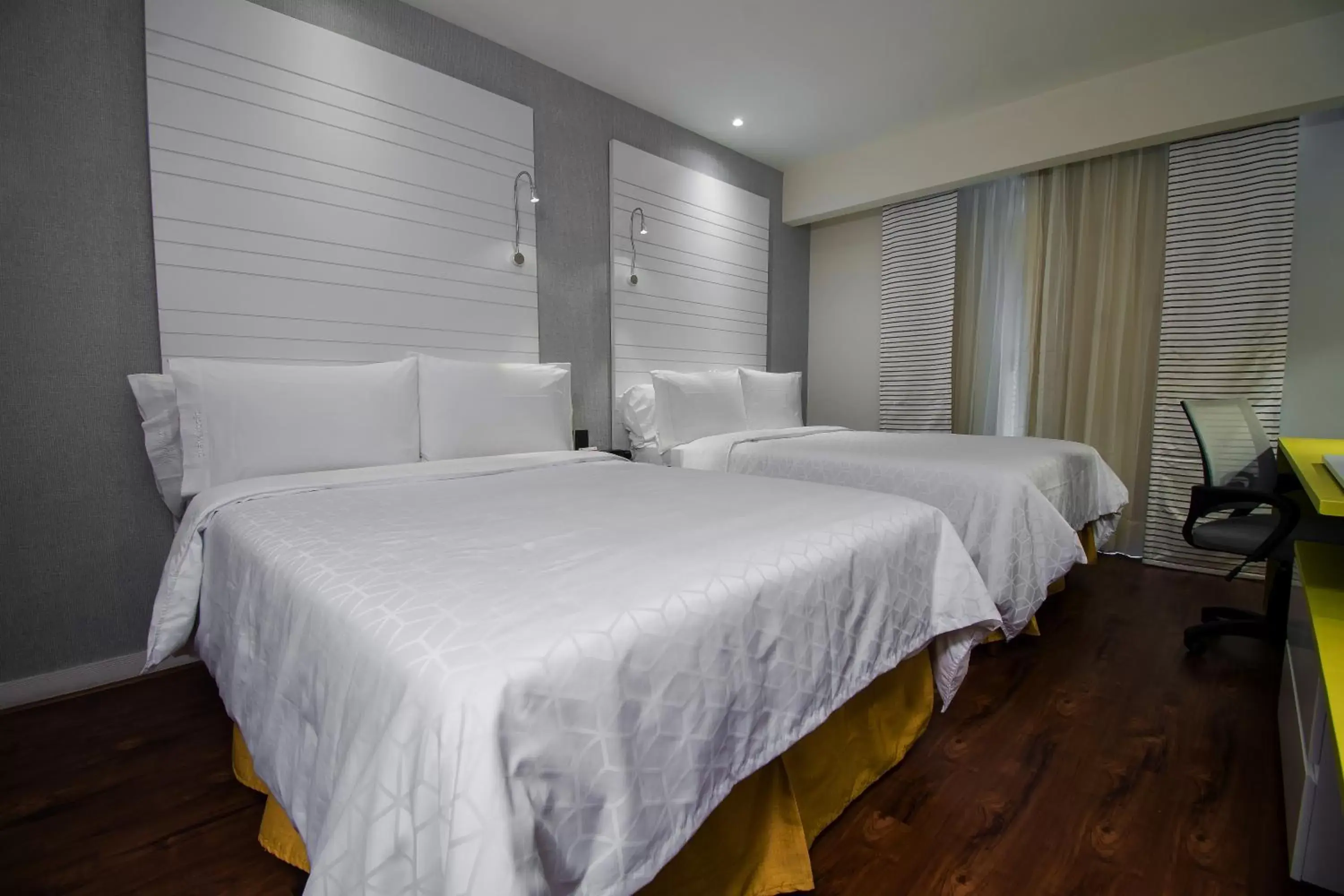 Photo of the whole room, Bed in BelAir Business Mexico City WTC, Trademark by Wyndham