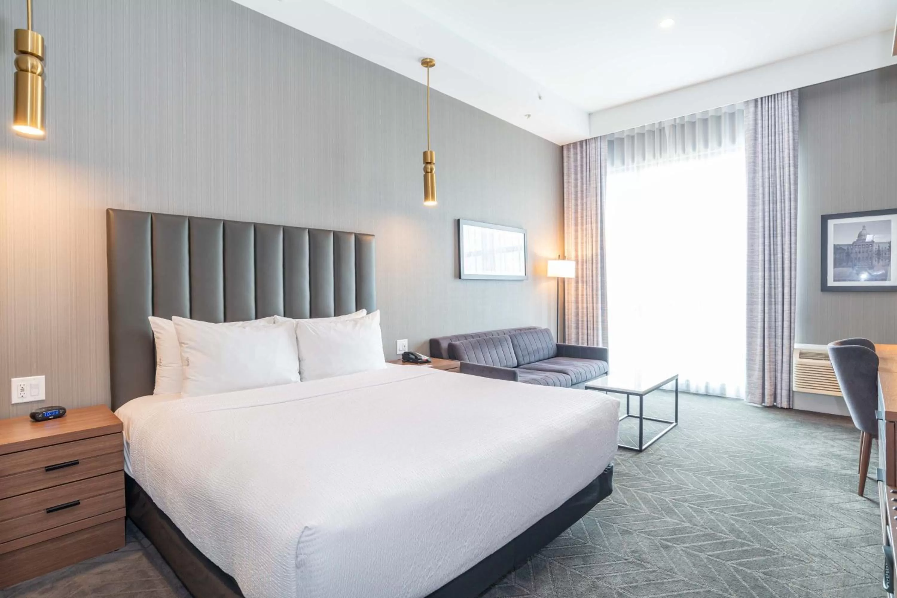 Photo of the whole room, Bed in Sandman Signature Sherwood Park Hotel