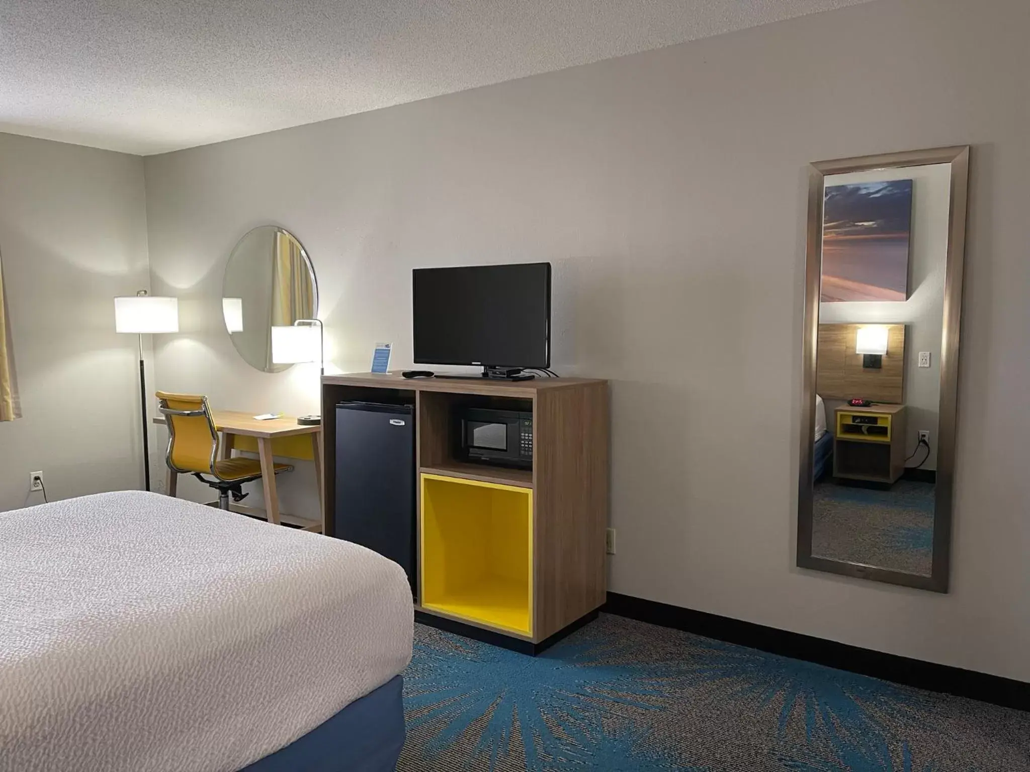 TV/Entertainment Center in Days Inn by Wyndham Colby