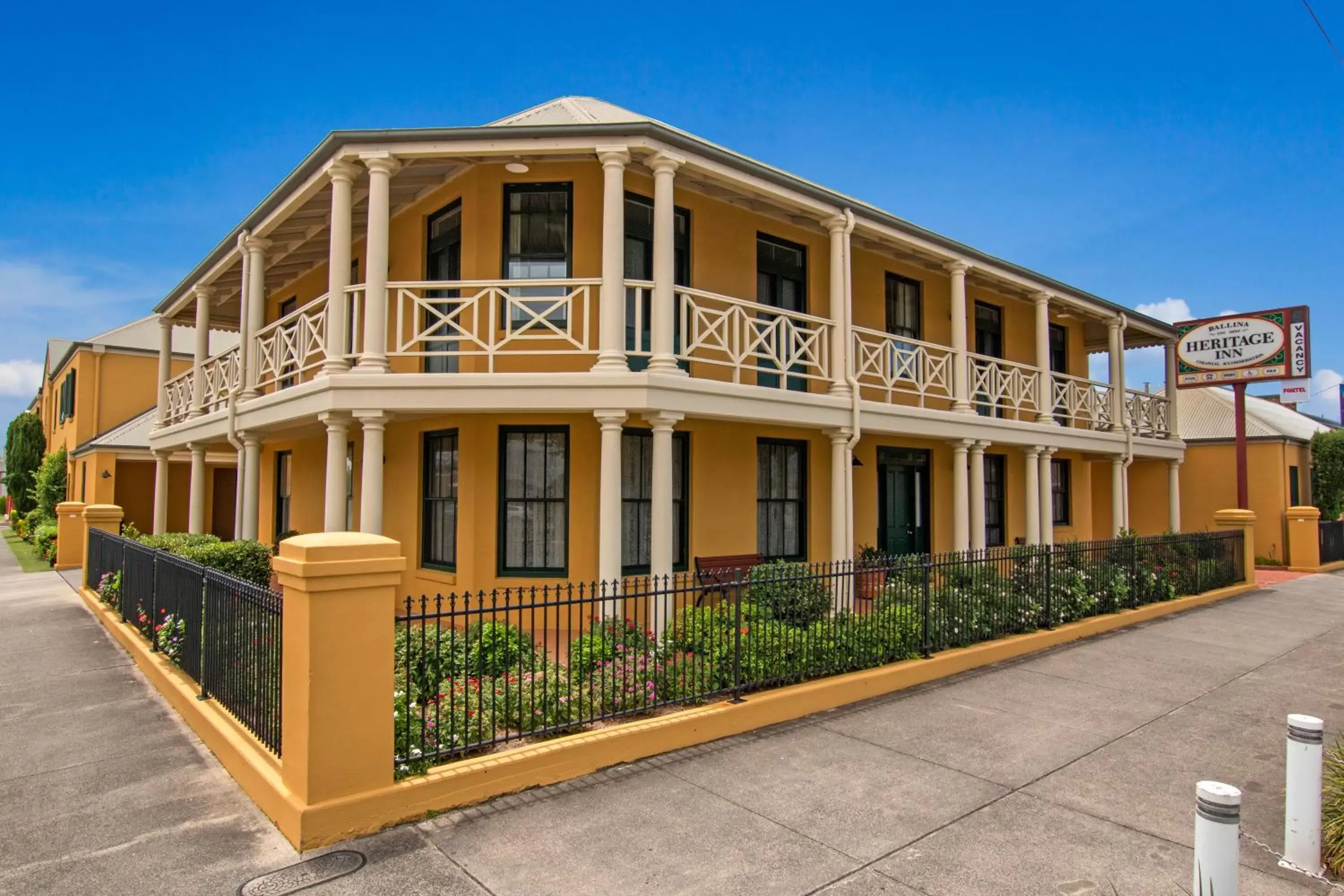 Facade/entrance, Property Building in Ballina Heritage Inn