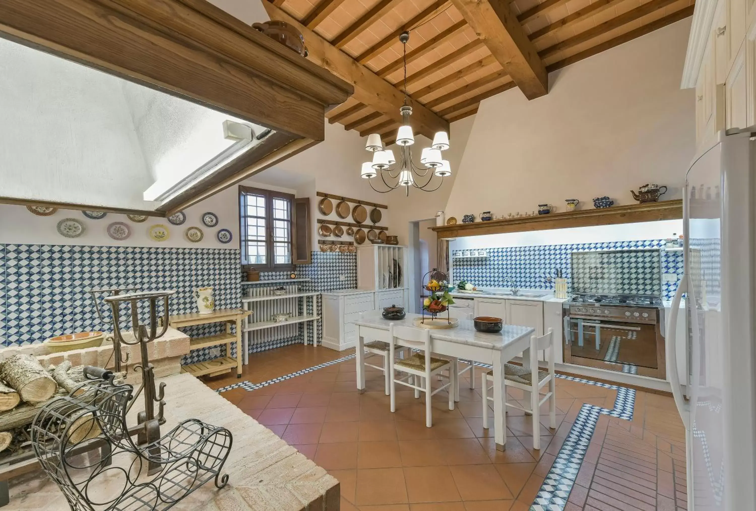 Kitchen or kitchenette, Restaurant/Places to Eat in VIESCA Suites & Villas Il Borro Toscana