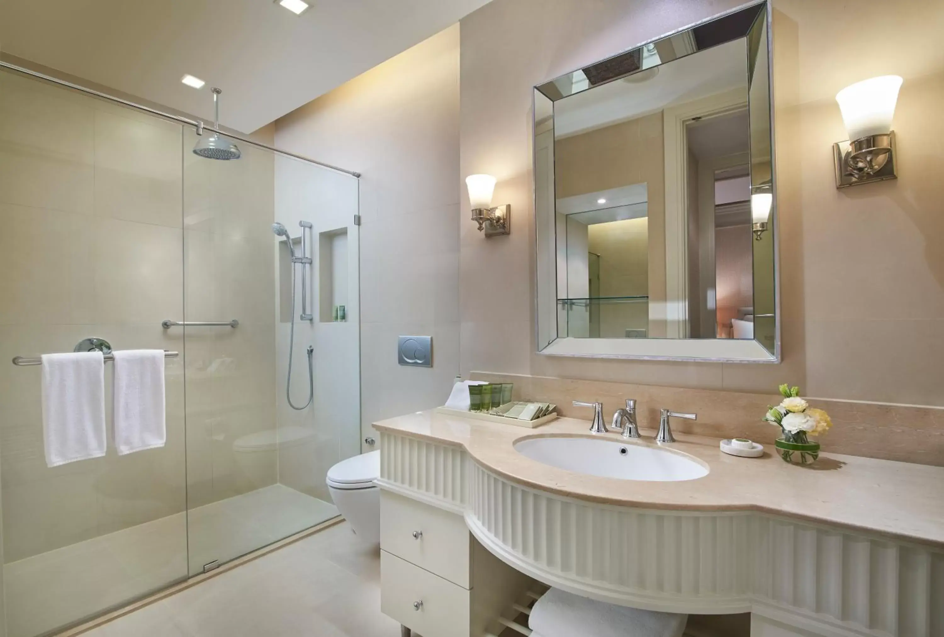 Shower, Bathroom in Oriental Residence Bangkok