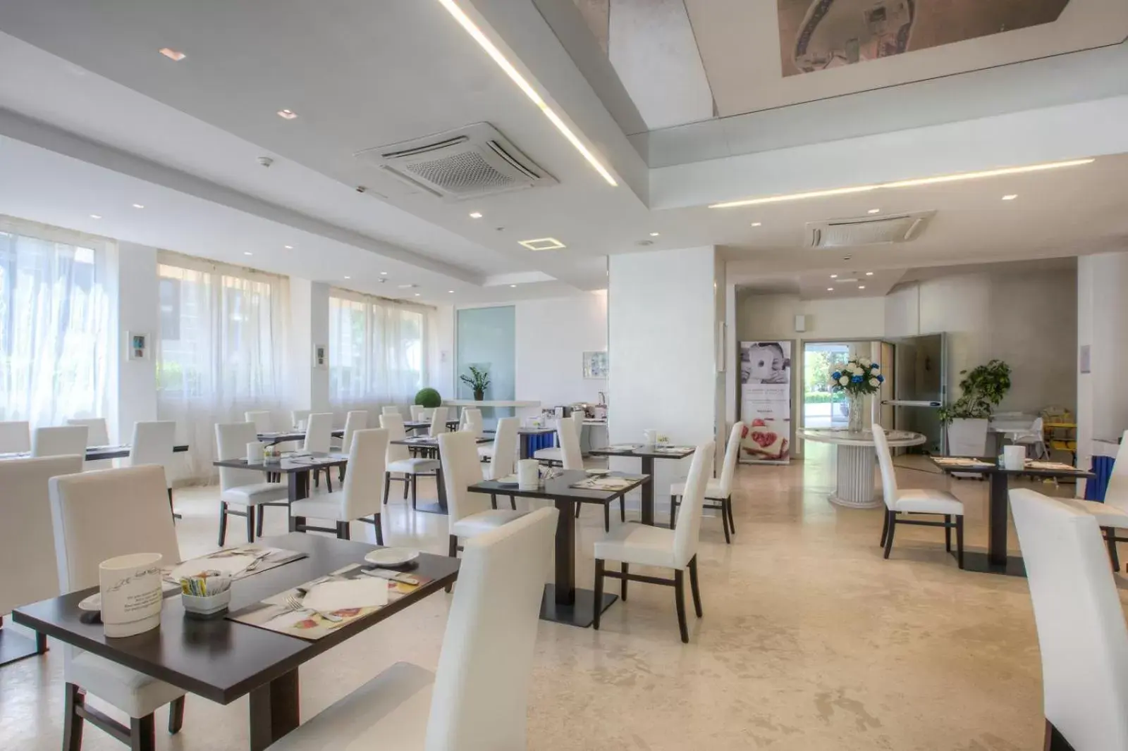 Dining area, Restaurant/Places to Eat in Mercure Rimini Lungomare