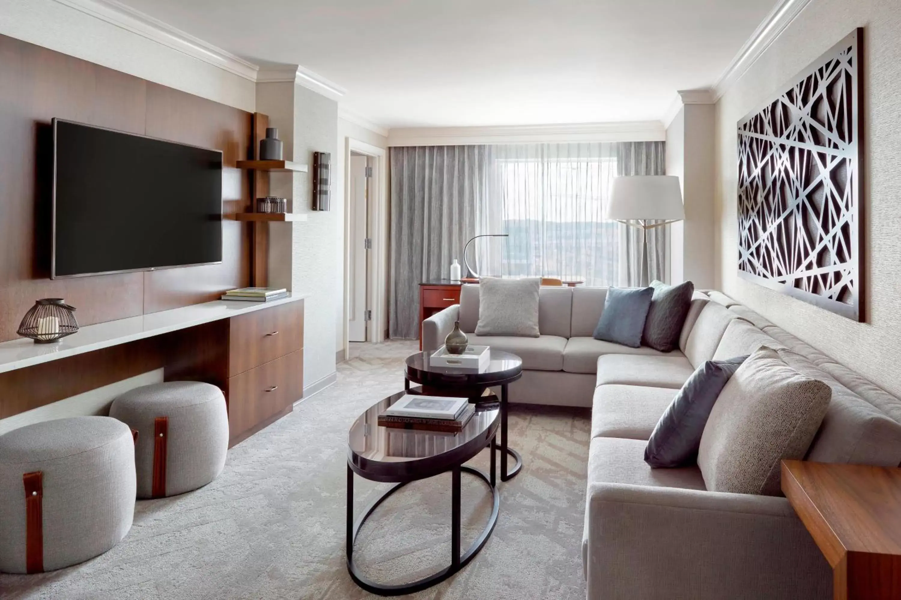 Living room, Seating Area in Atlanta Airport Marriott Gateway