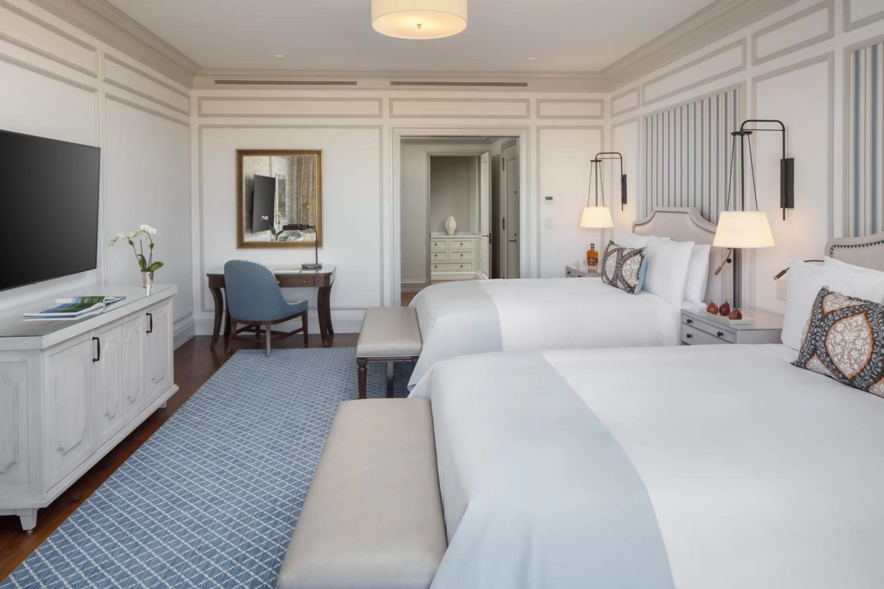 Photo of the whole room, Bed in Keswick Hall