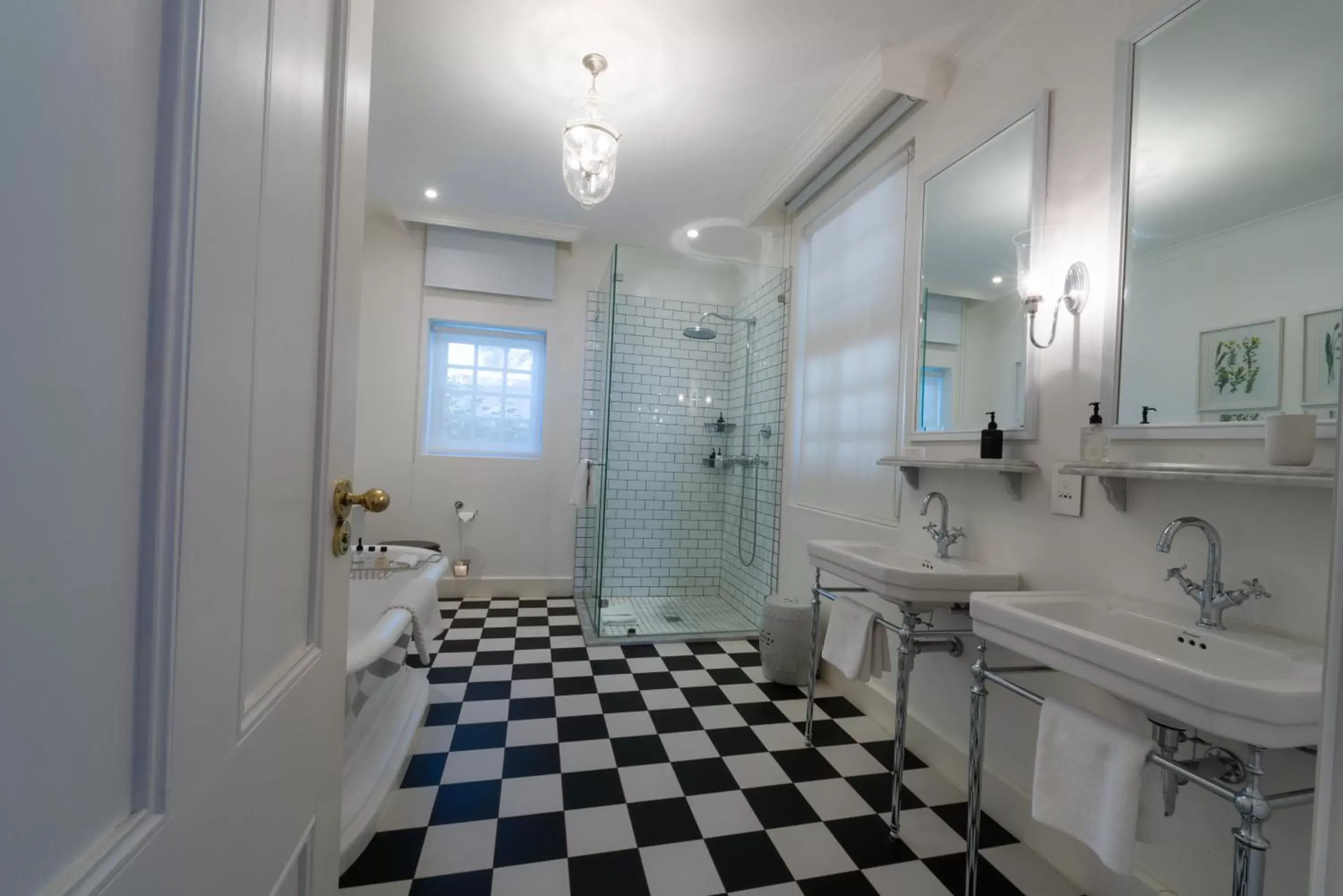 Shower, Bathroom in Drostdy Hotel