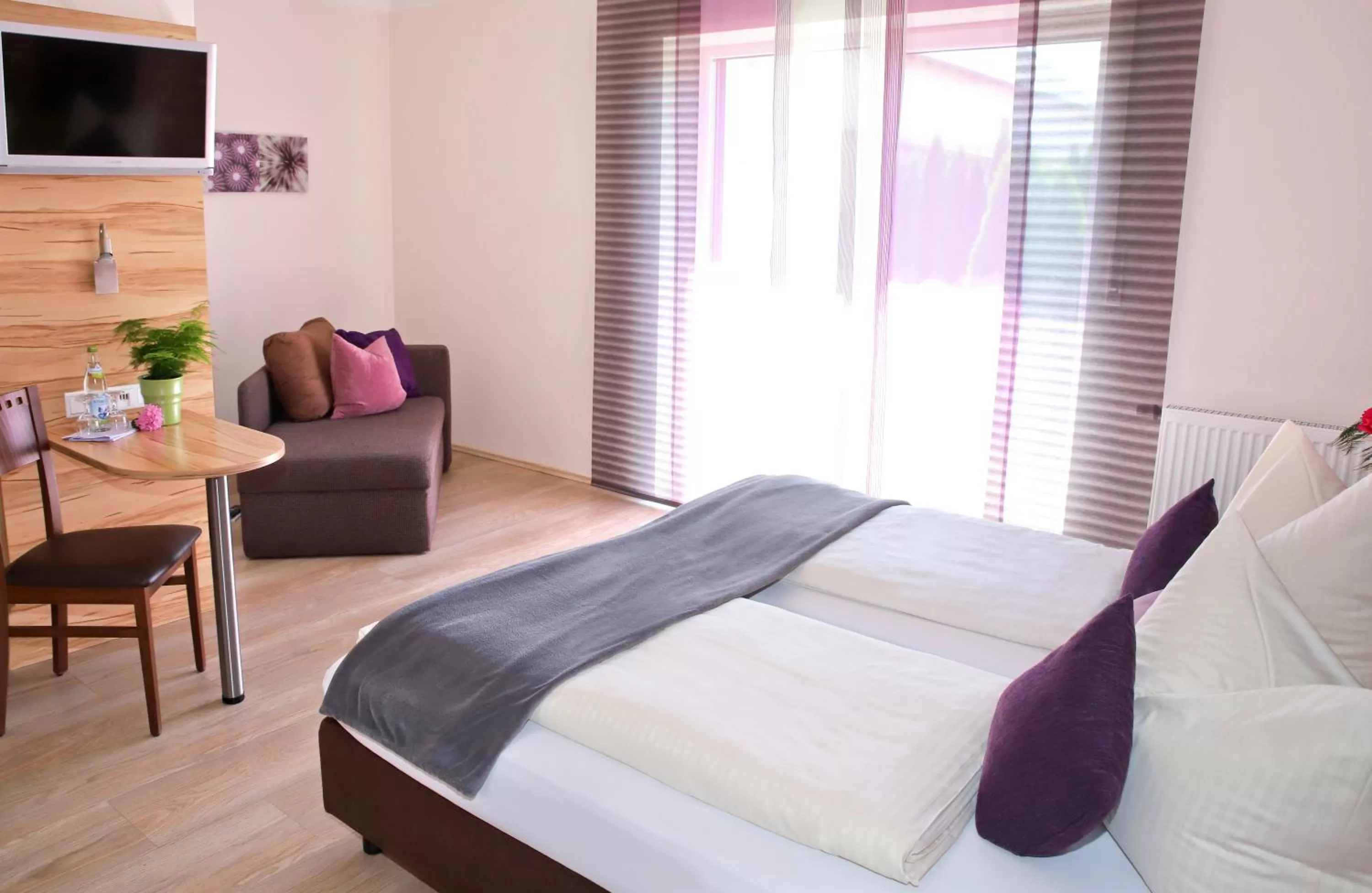 Bed in Lohauserhof - Biohof und Hotel