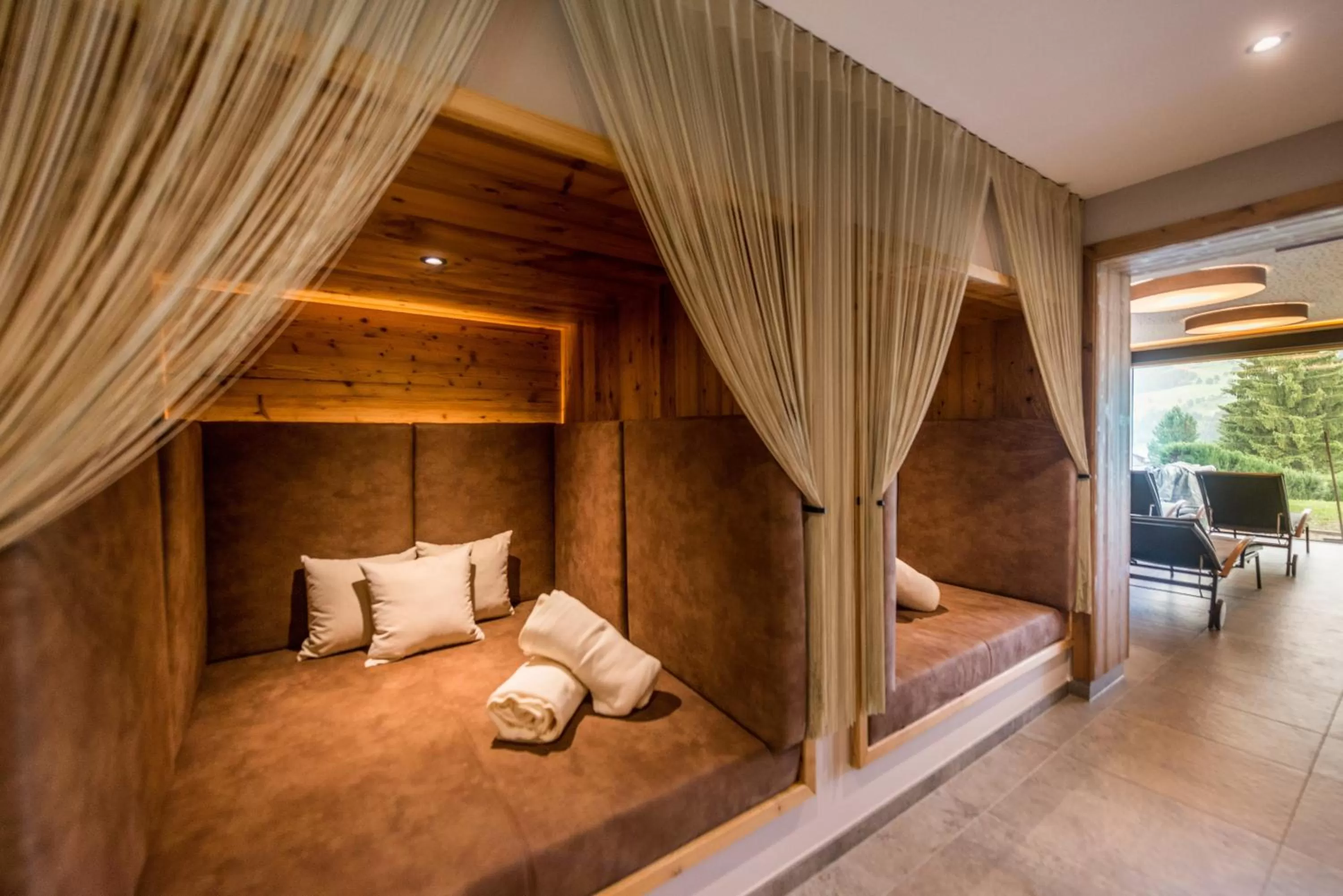 Living room, Bed in Apart & Suiten Hotel WEIDEN