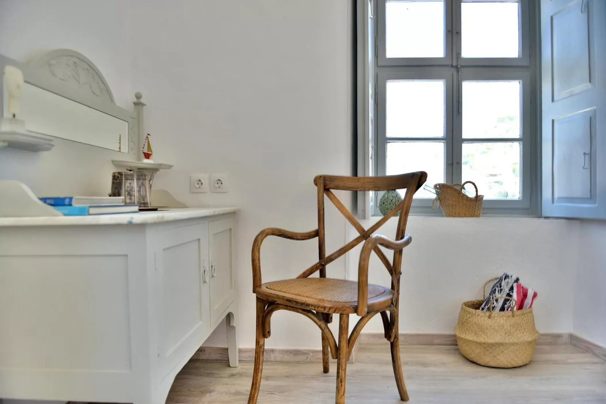 Decorative detail, Kitchen/Kitchenette in Hydra Art Suites