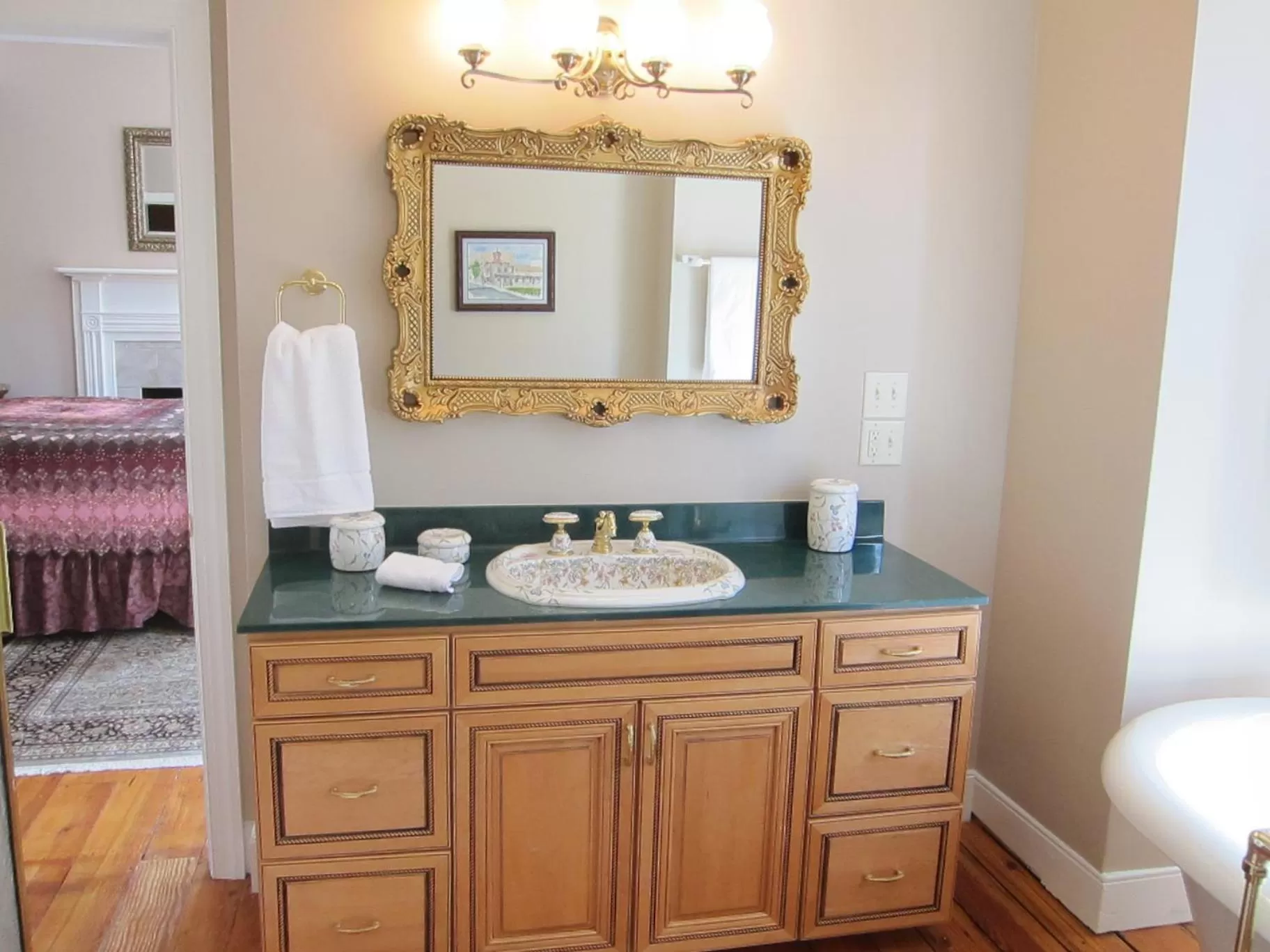 Bathroom in The Swope Manor Bed & Breakfast