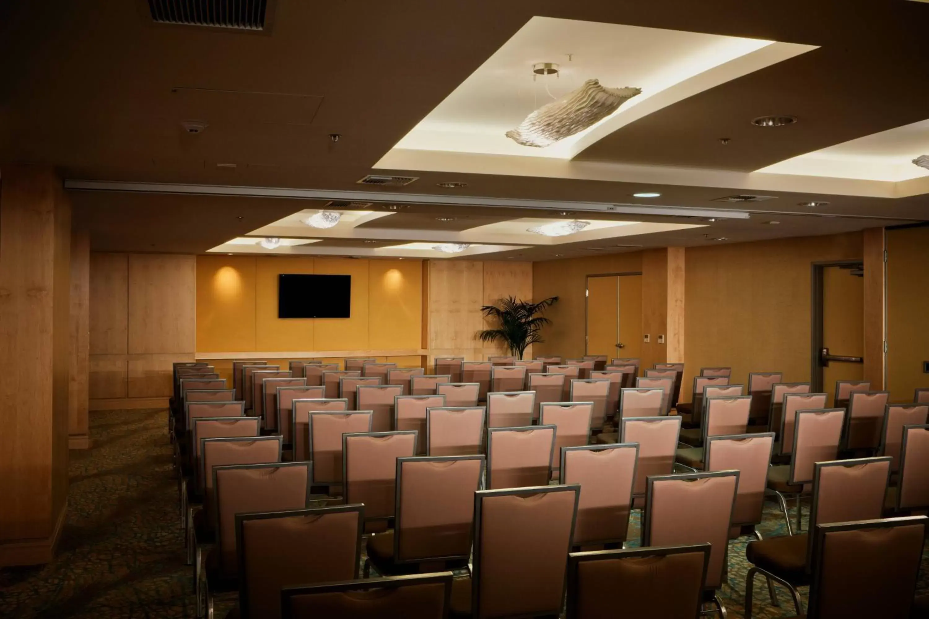 Meeting/conference room in Pier South Resort, Autograph Collection