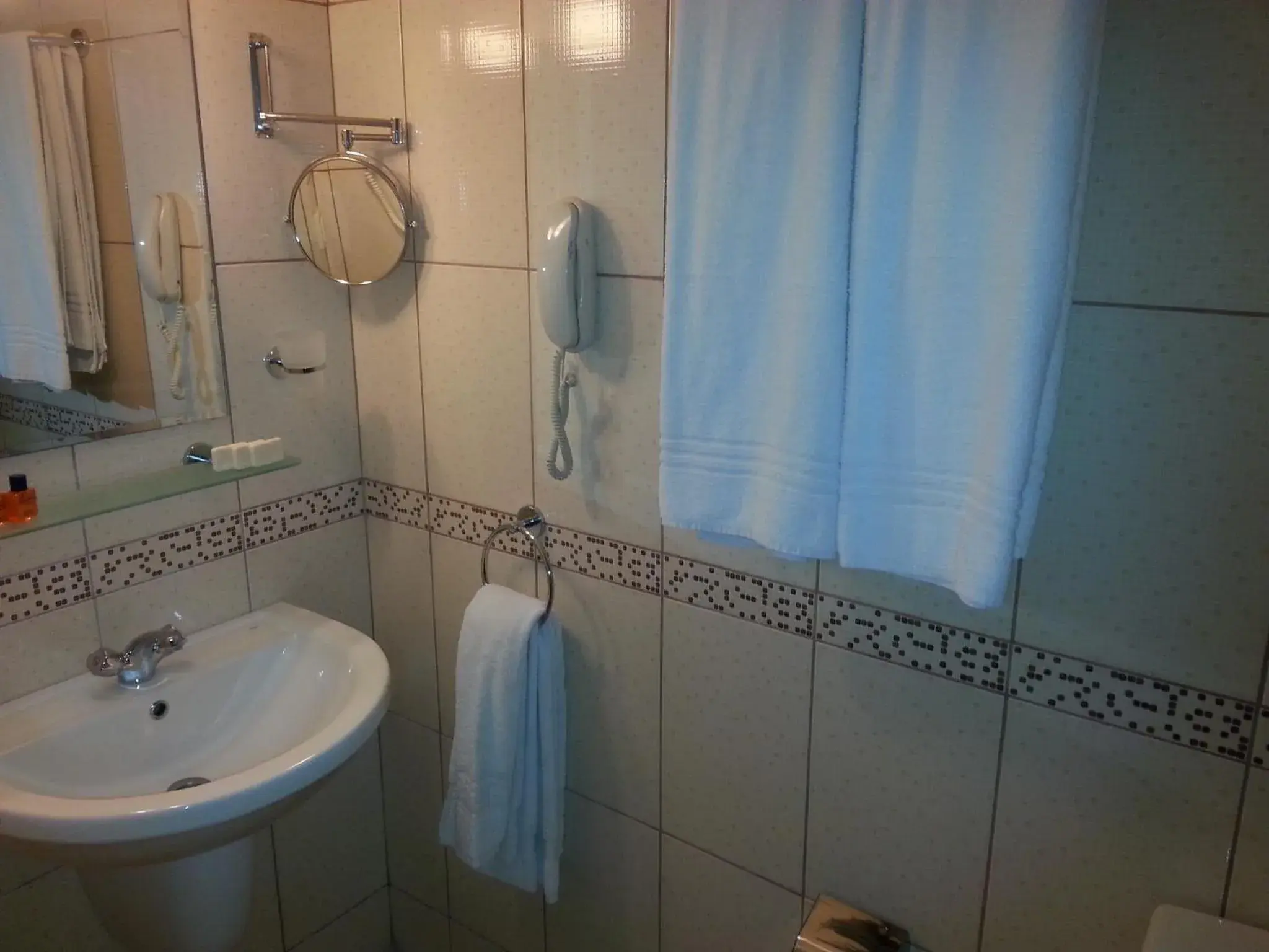 Bathroom in Avlonya Hotel