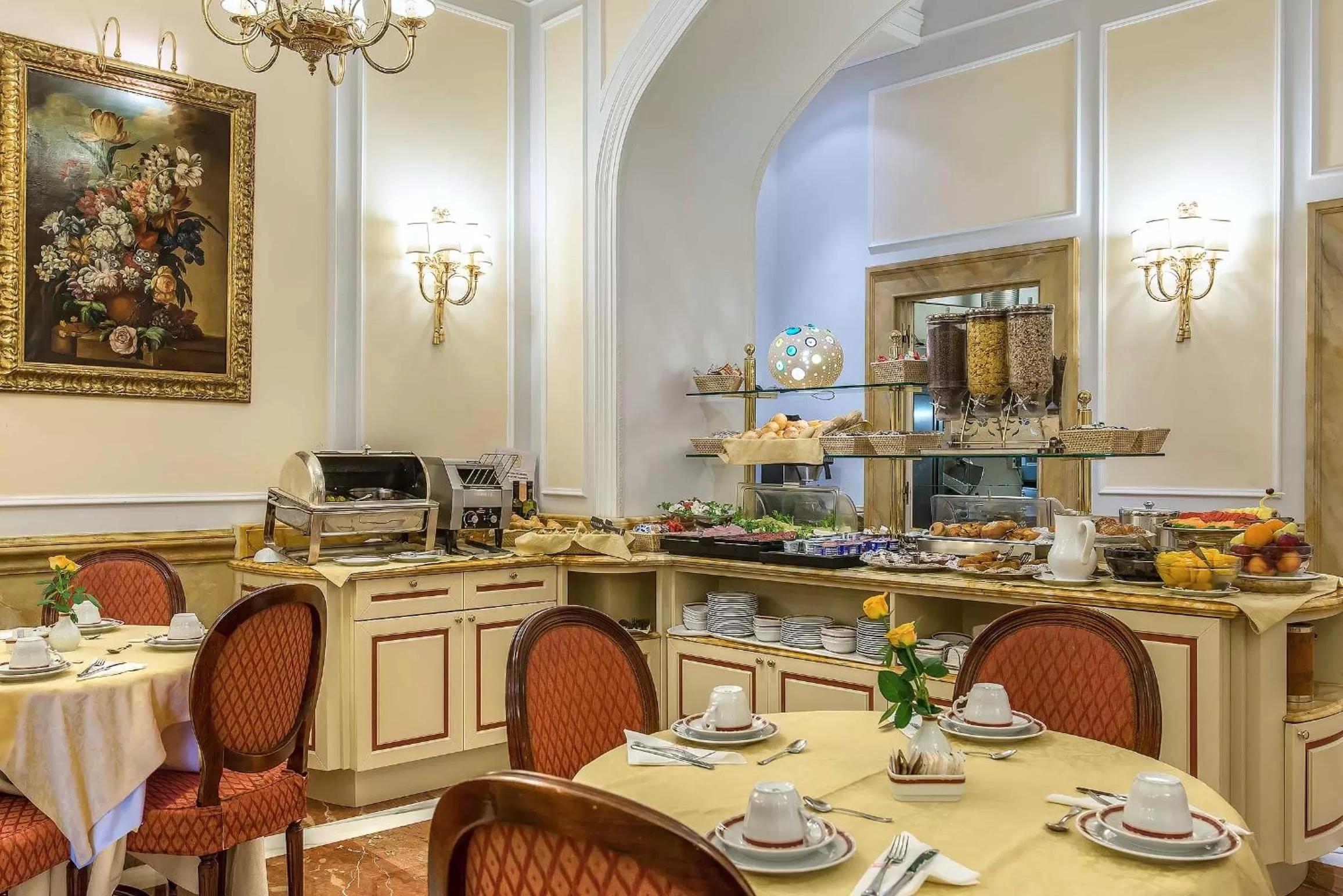 Restaurant/places to eat in Albergo del Senato