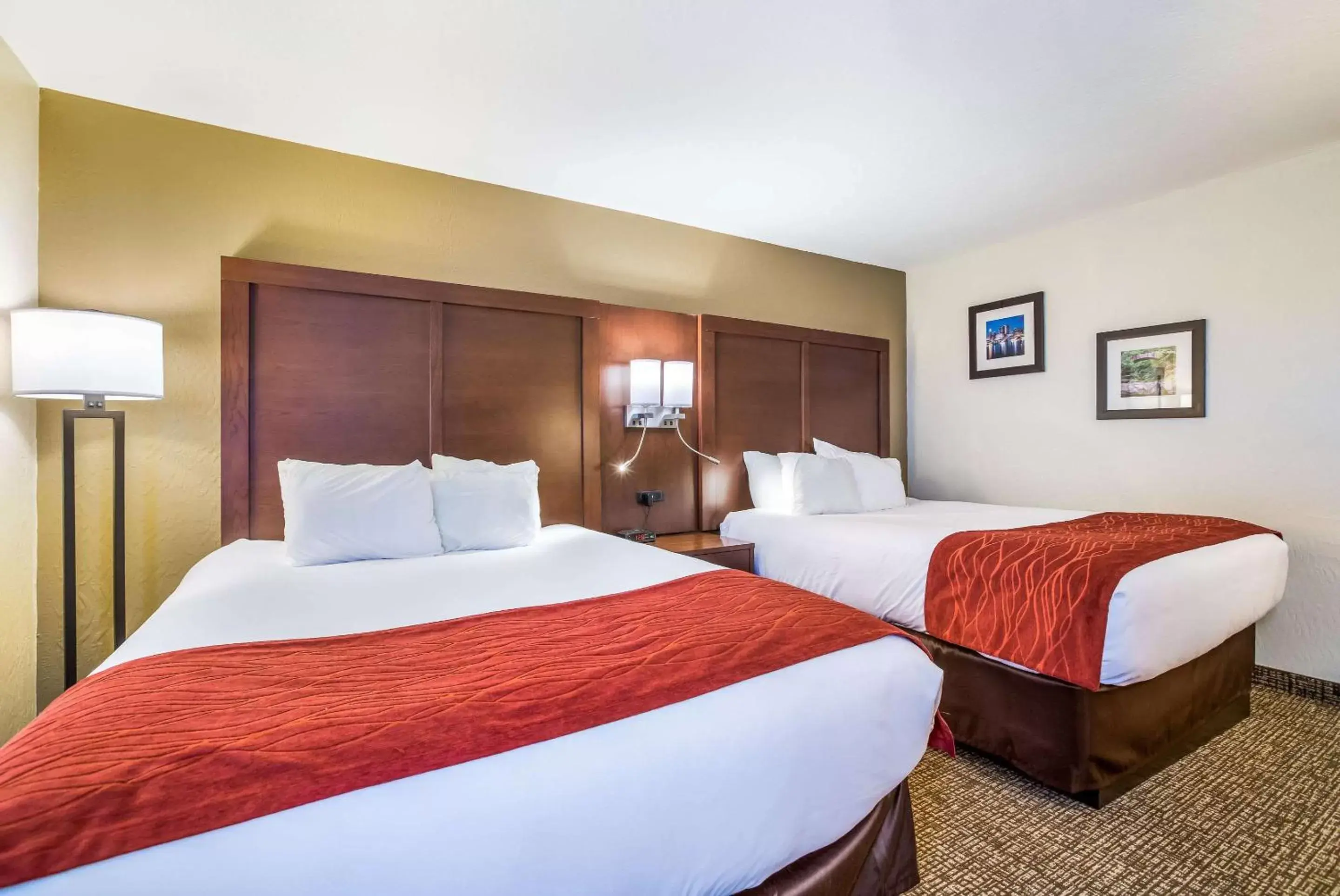 Photo of the whole room, Bed in Comfort Inn & Suites Fairborn near Wright Patterson AFB