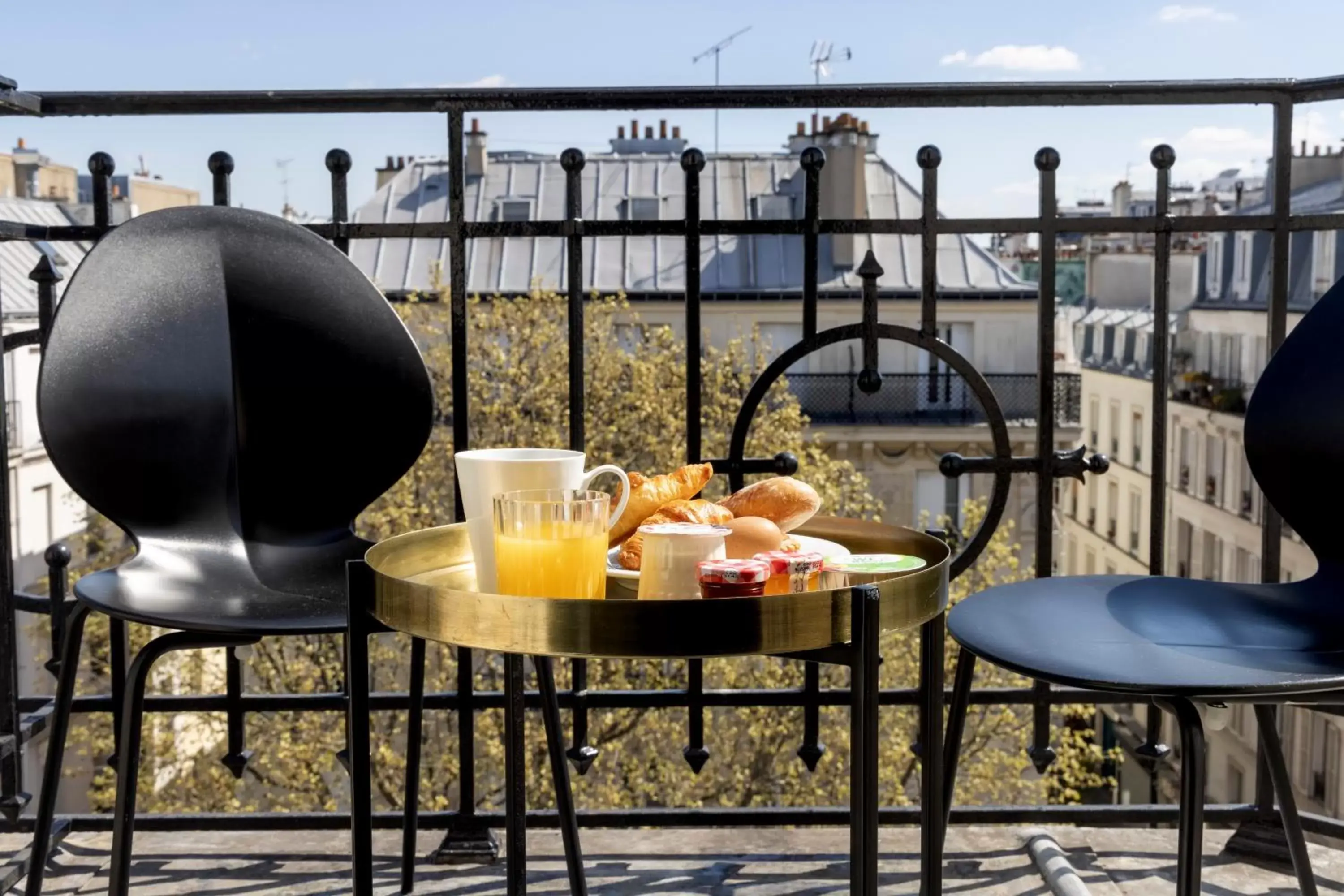 Breakfast in Hotel Brady - Gare de l'Est