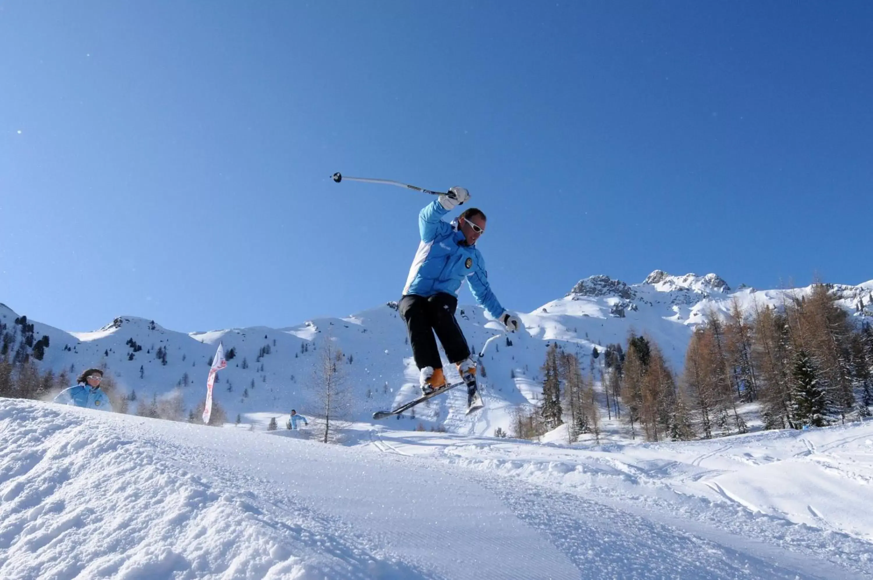 Skiing, Winter in Hotel El Laresh