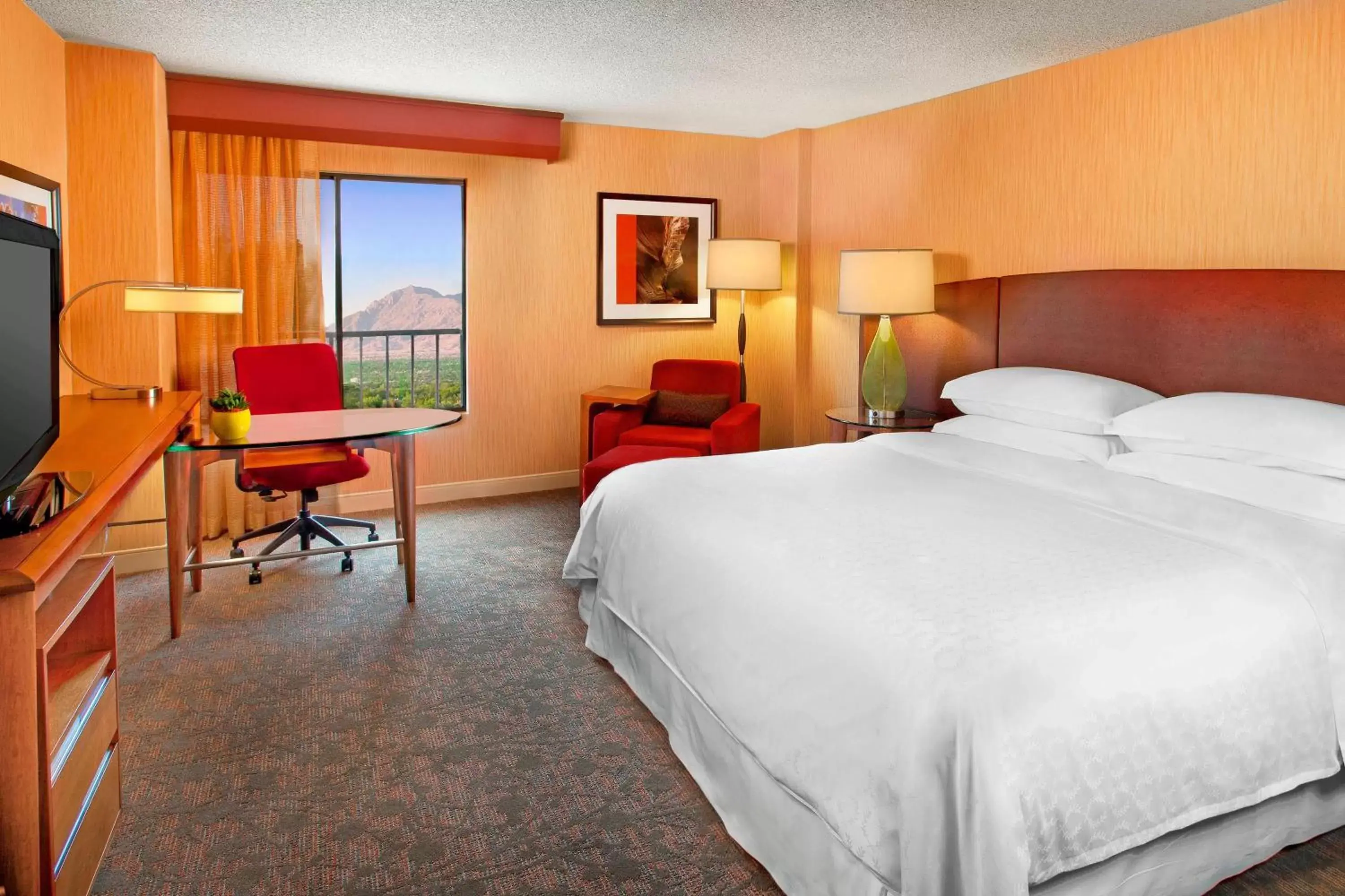 Photo of the whole room in Sheraton Albuquerque Airport Hotel