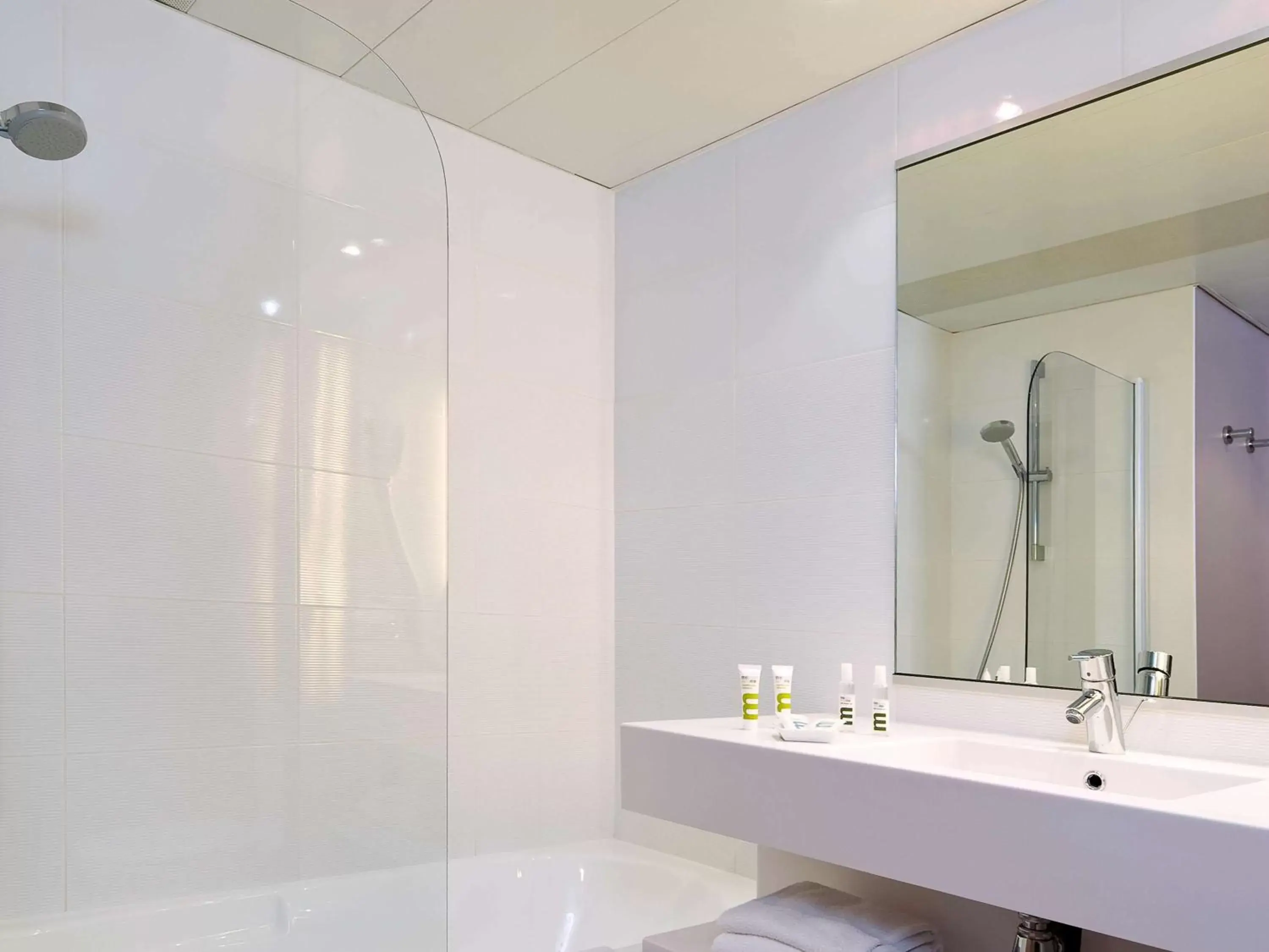 Photo of the whole room, Bathroom in Mercure Paris Orly Tech Airport